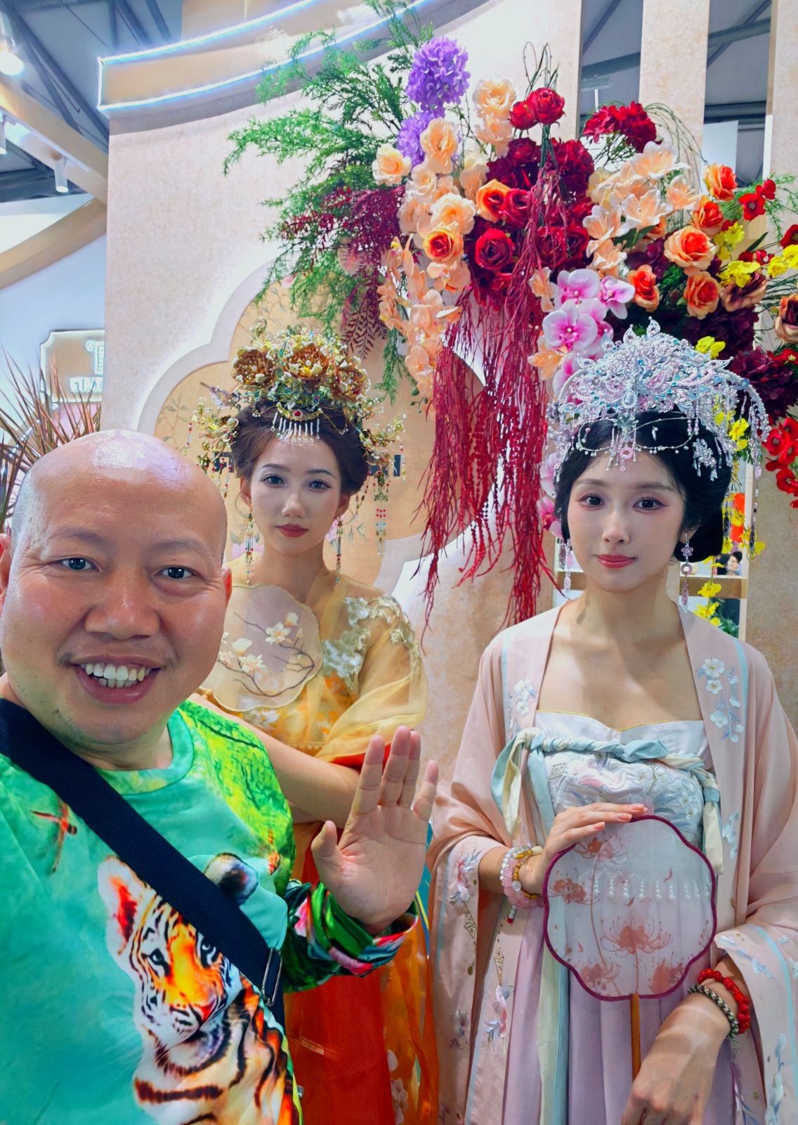 COTV全球直播-上海唐情文化传媒有限公司专业从事文化艺术交流活动的策划、公关、礼仪、模特及演出的经纪和文化艺术策划;销售“品汁鲜果”品牌橙子,源自高山,阳光充足;橙甜度高,品质细嫩,欢迎大家光临! COTV全球直播-上海唐情文化传媒有限公司专业从事文化艺术交流活动的策划、公关、礼仪、模特及演出的经纪和文化艺术策划;销售“品汁鲜果”品牌橙子,源自高山,阳光充足;橙甜度高,品质细嫩,欢迎大家光临!