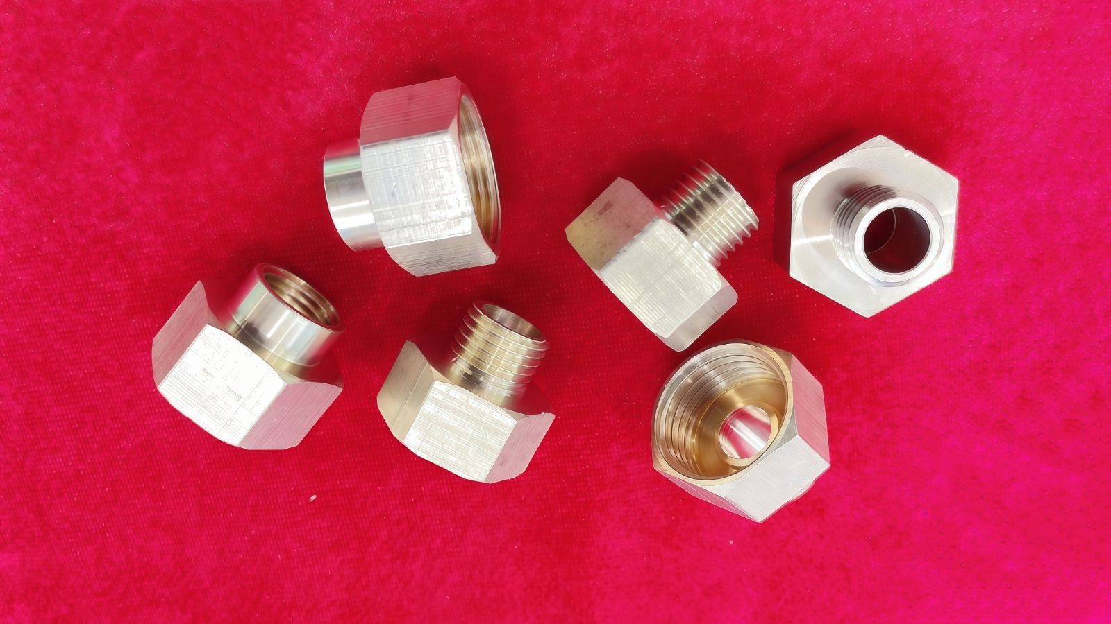 COTV全球直播-东莞市常平永帆农机部批发船式喷灌机、淋水桶、音响田间凳，台州市路桥万豪水暖配件厂生产水暖及农林清洗机配件，台州市路桥宏秉电动车配件有限公司生产液压压管机、手动压管机，欢迎大家光临！