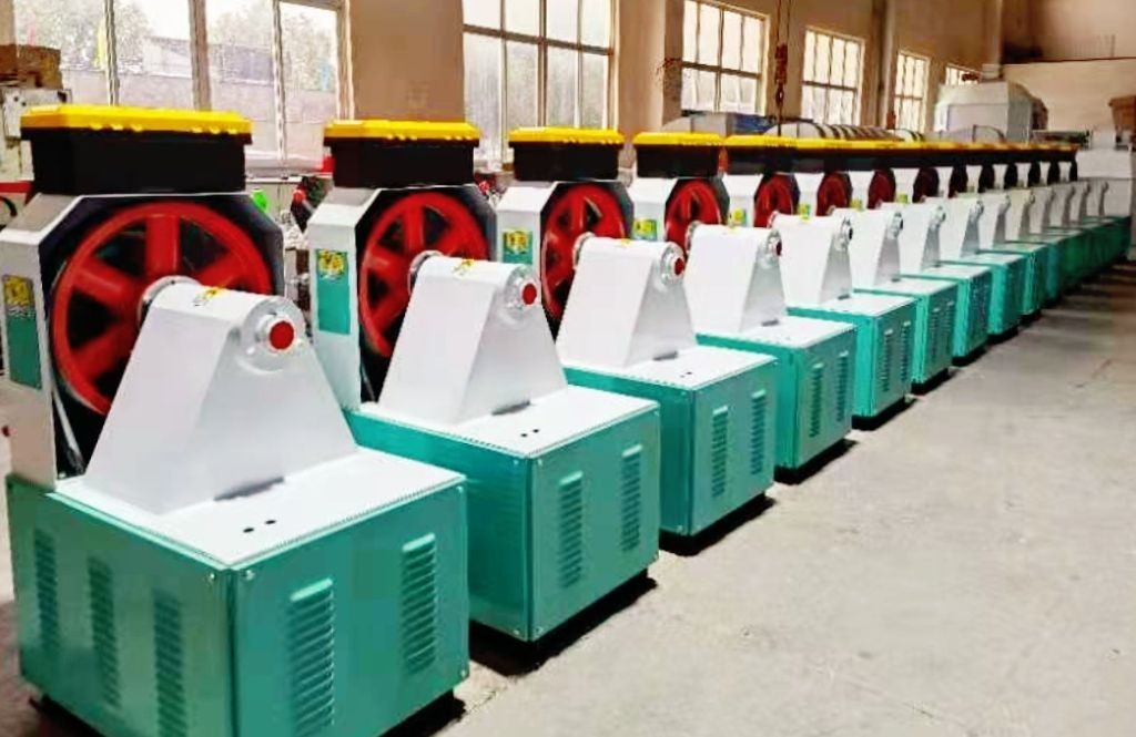 COTV全球直播-嵊州市金塔通用机械有限公司生产50公斤、100公斤、250公斤、350公斤、600公斤、1000公斤、2500公斤的饲料机械，及搅拌机、冷却机、铡草机、粉碎机、上料机，欢迎大家光临！