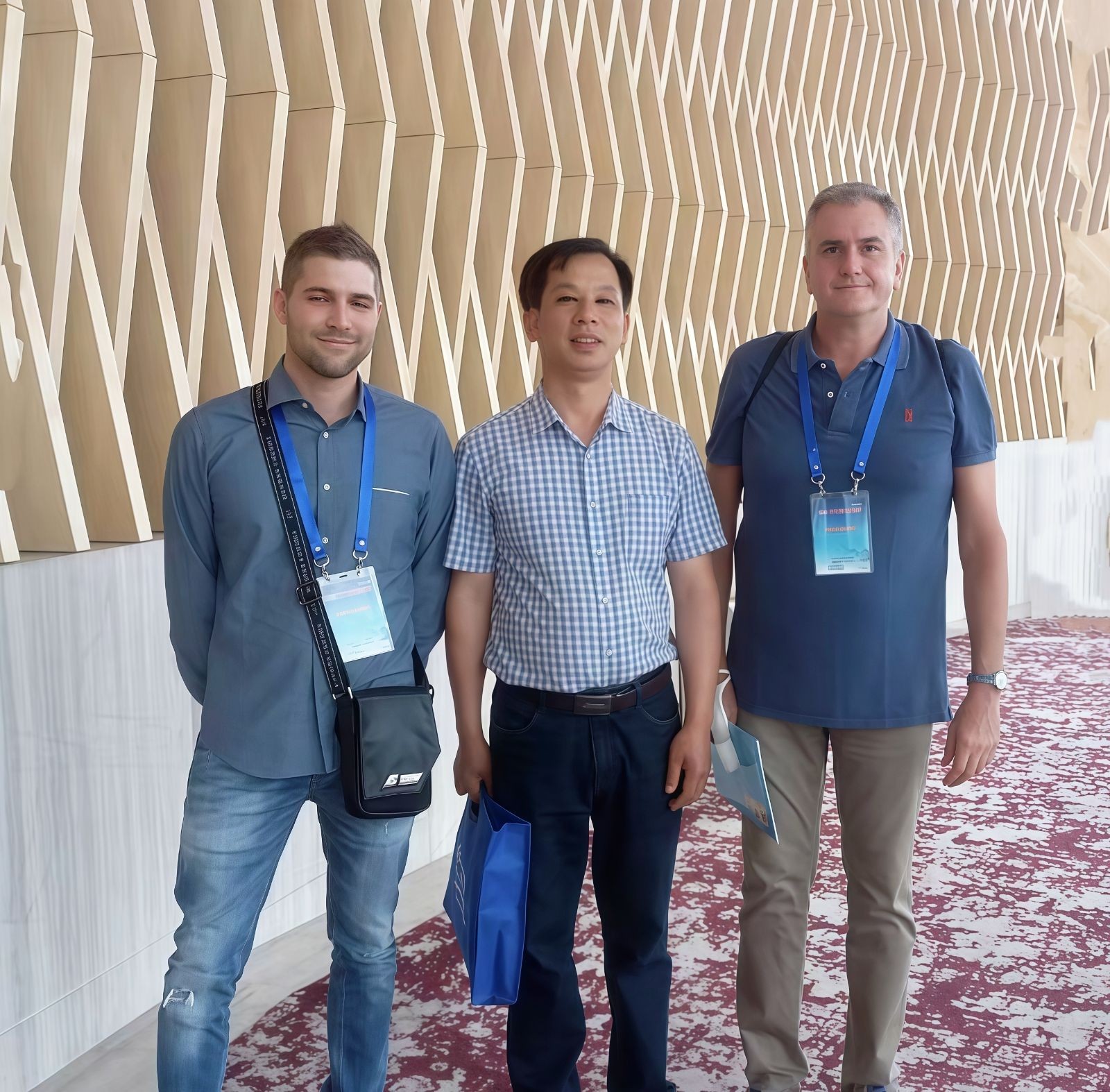 COTV全球直播-嵊州市金塔通用机械有限公司生产50公斤、100公斤、250公斤、350公斤、600公斤、1000公斤、2500公斤的饲料机械，及搅拌机、冷却机、铡草机、粉碎机、上料机，欢迎大家光临！