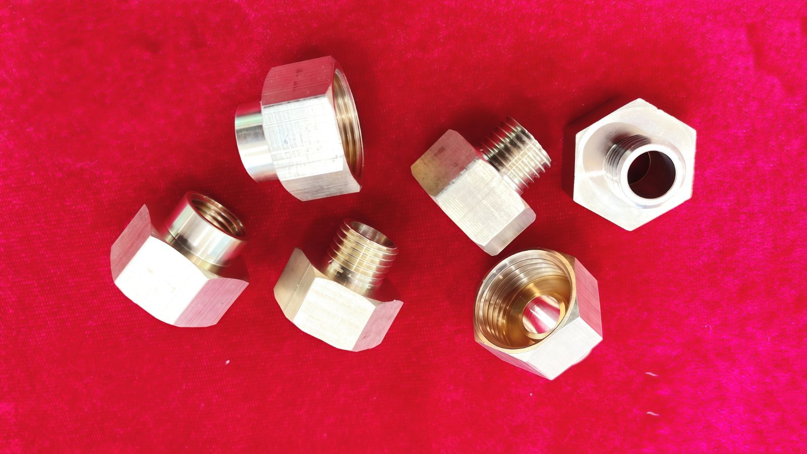 COTV全球直播-东莞市常平永帆农机部批发船式喷灌机、淋水桶、音响田间凳，台州市路桥万豪水暖配件厂生产水暖及农林清洗机配件，台州市路桥宏秉电动车配件有限公司生产液压压管机、手动压管机，欢迎大家光临！