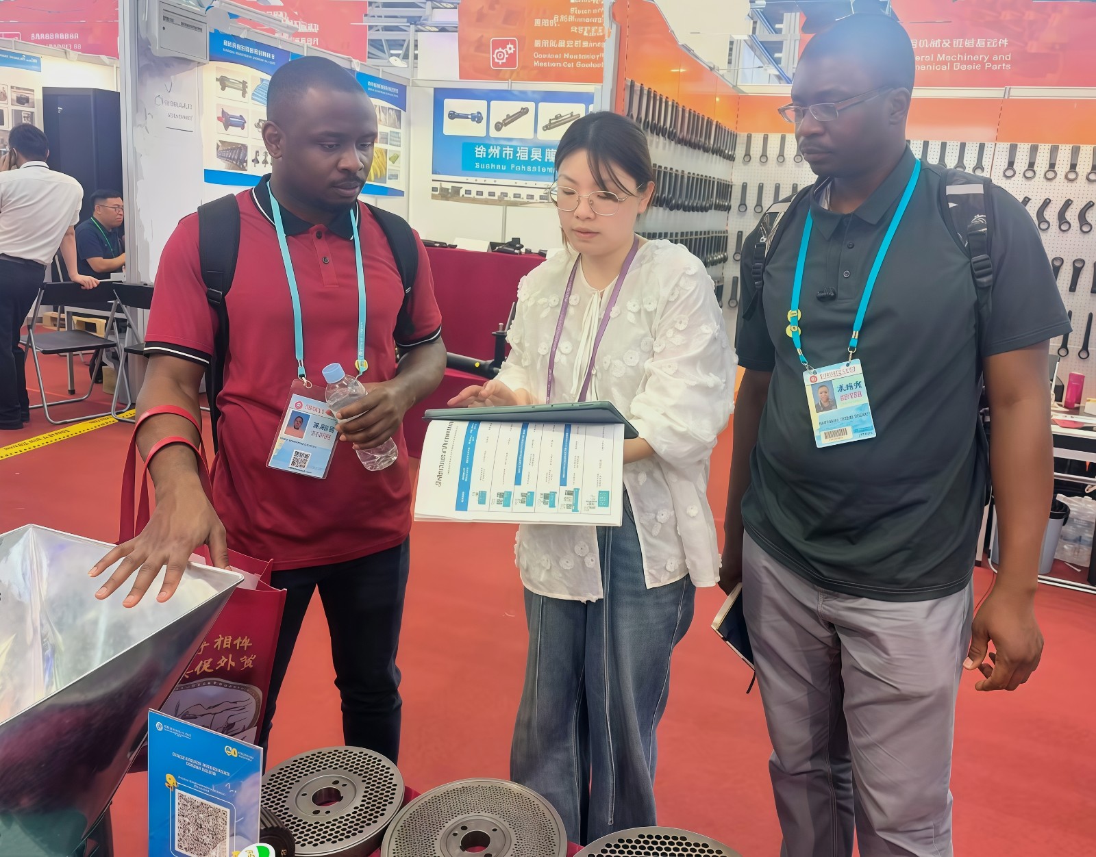 COTV全球直播-嵊州市金塔通用机械有限公司生产50公斤、100公斤、250公斤、350公斤、600公斤、1000公斤、2500公斤的饲料机械，及搅拌机、冷却机、铡草机、粉碎机、上料机，欢迎大家光临！