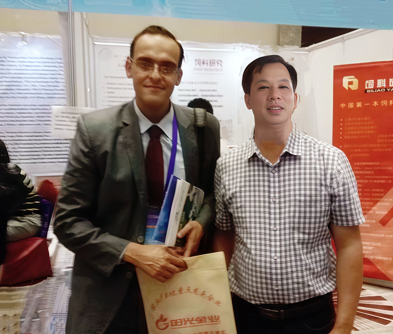 COTV全球直播-嵊州市金塔通用机械有限公司生产50公斤、100公斤、250公斤、350公斤、600公斤、1000公斤、2500公斤的饲料机械，及搅拌机、冷却机、铡草机、粉碎机、上料机，欢迎大家光临！