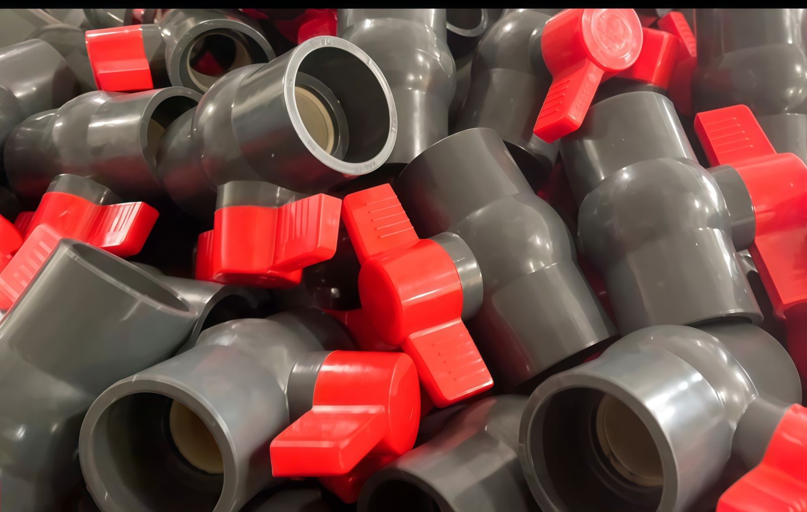 COTV全球直播热情地向新老客户介绍-江山市彩雁塑胶科技有限公司专业生产PVC硬质颗粒、PVC软质颗粒、PVC透明颗粒、球阀PVC钙锌稳定剂等塑料颗粒及塑料半成品产品，欢迎大家光临！