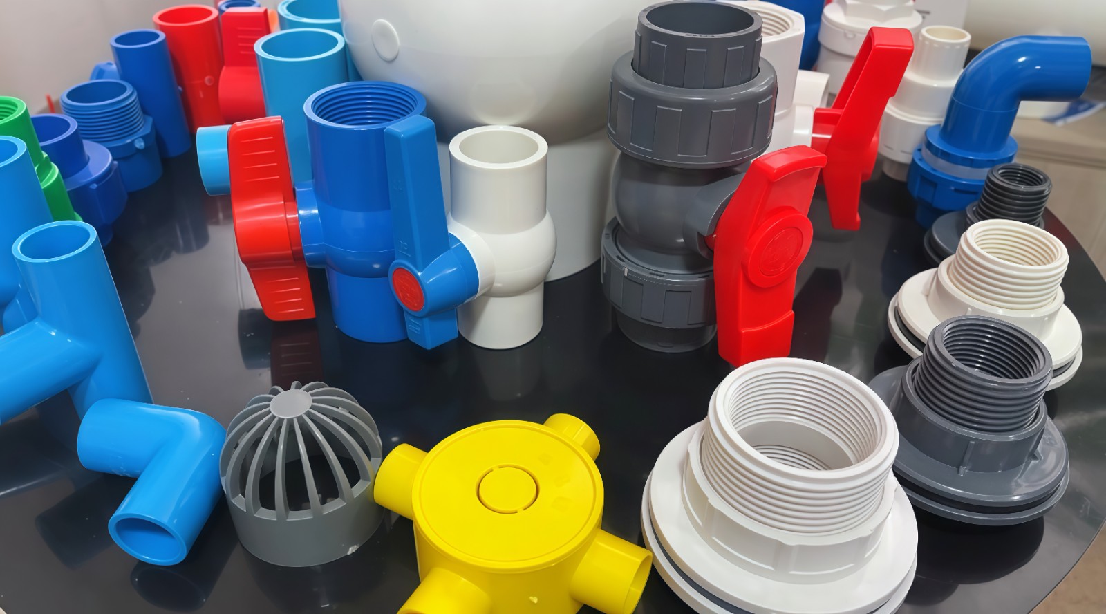 COTV全球直播热情地向新老客户介绍-江山市彩雁塑胶科技有限公司专业生产PVC硬质颗粒、PVC软质颗粒、PVC透明颗粒、球阀PVC钙锌稳定剂等塑料颗粒及塑料半成品产品，欢迎大家光临！