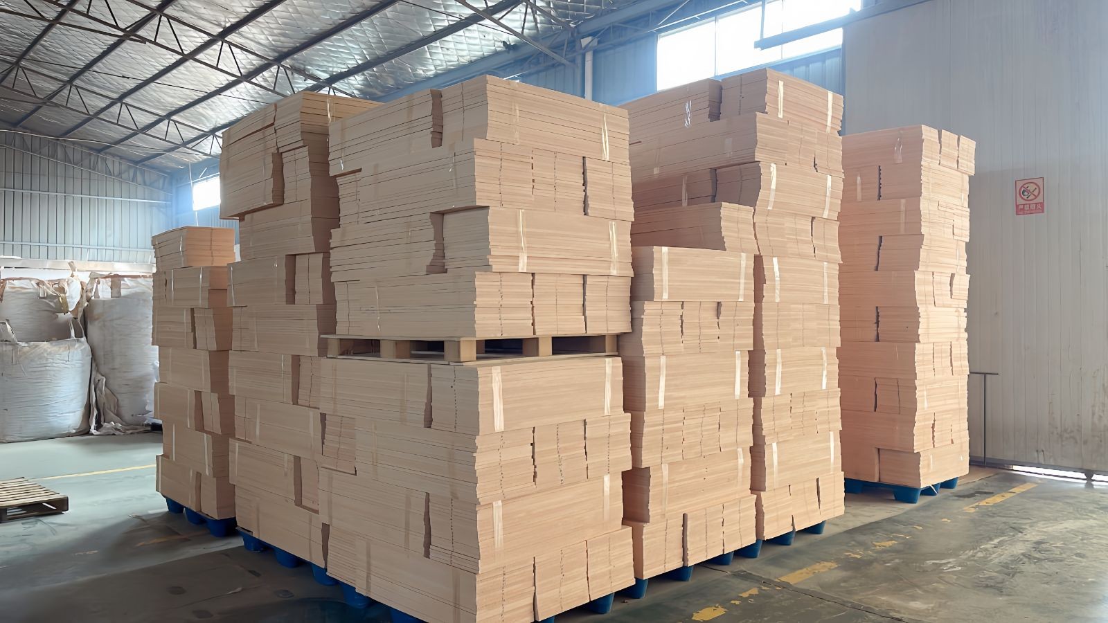 COTV全球直播-江山立体新材料厂专业生产：各种规格台纤板、羽毛球头及羽毛球头配套材料等产品，欢迎大家光临！