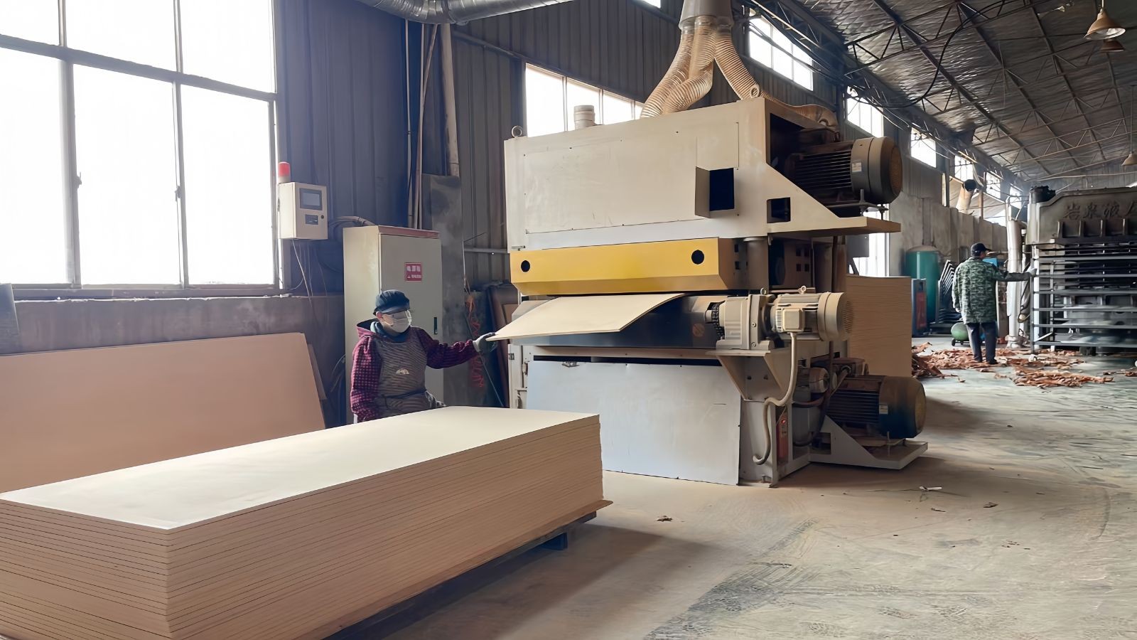 COTV全球直播-江山市中超软木制品厂专业生产台纤软木复合羽毛球头及各种羽毛球头配套材料，本厂具备研发和完善的产业链，产品应用于塑料、尼龙、天然羽绒球、人造羽毛球等，欢迎大家光临！