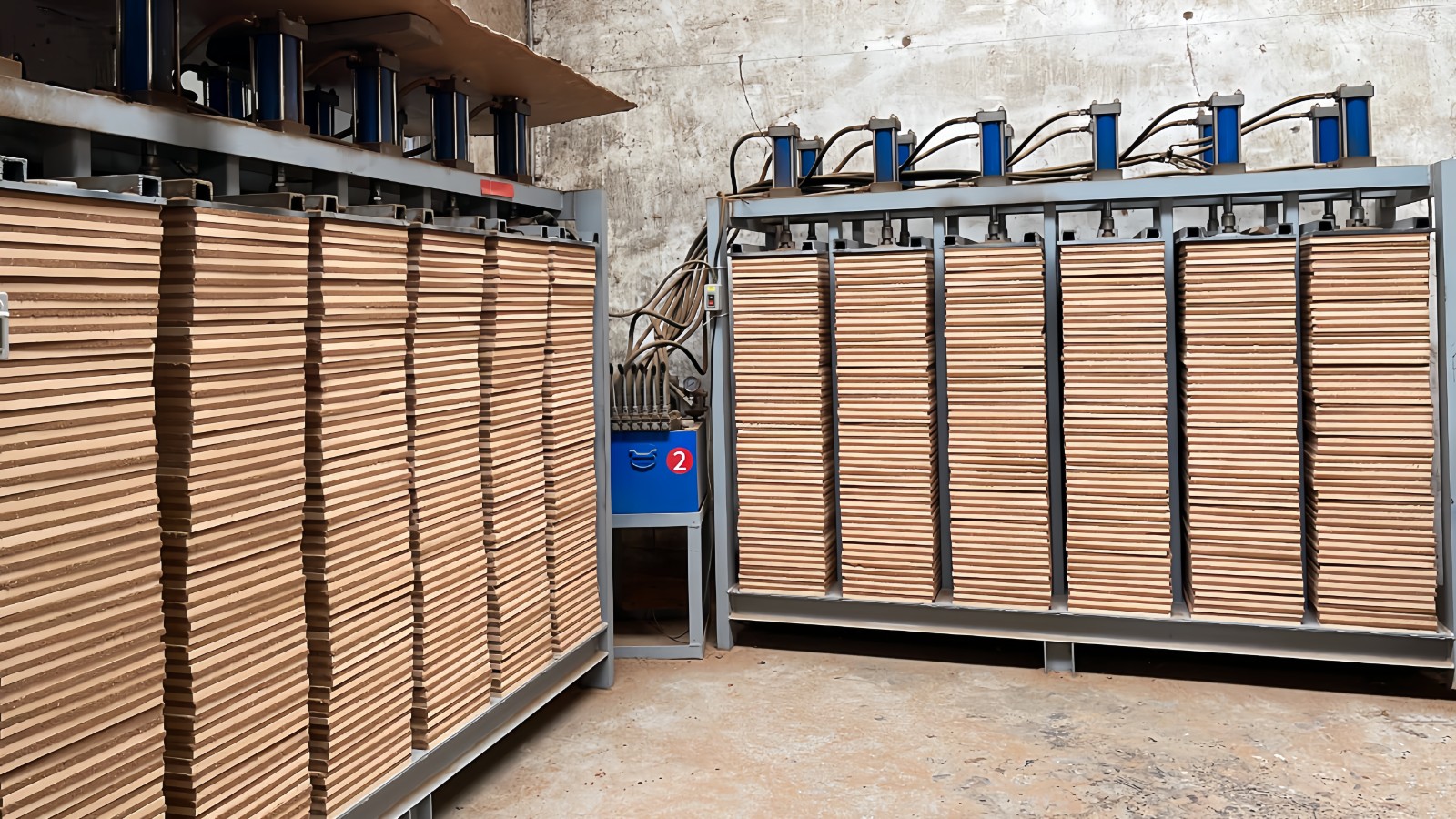 COTV全球直播-江山市中超软木制品厂专业生产台纤软木复合羽毛球头及各种羽毛球头配套材料，本厂具备研发和完善的产业链，产品应用于塑料、尼龙、天然羽绒球、人造羽毛球等，欢迎大家光临！