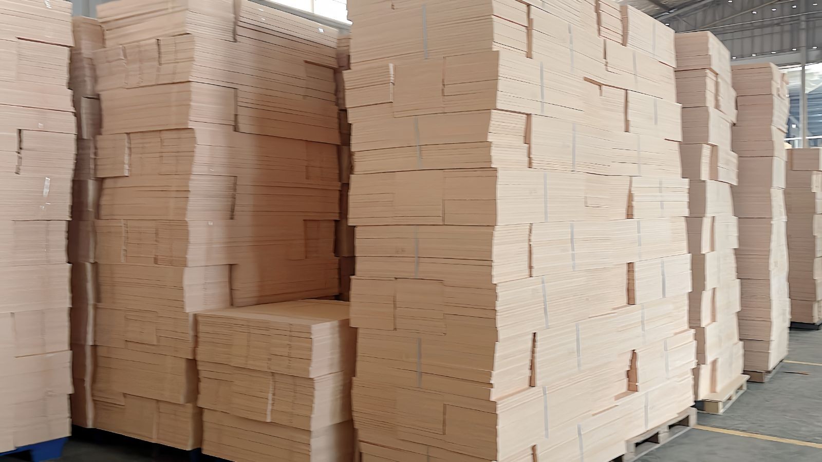 COTV全球直播-江山市中超软木制品厂专业生产台纤软木复合羽毛球头及各种羽毛球头配套材料，本厂具备研发和完善的产业链，产品应用于塑料、尼龙、天然羽绒球、人造羽毛球等，欢迎大家光临！