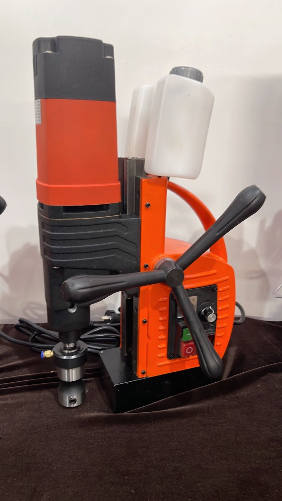 COTV全球直播：扬州捷利得电动工具有限公司专业生产：“神牛”SN系列轻便多功能钻机、J1C系列磁座麻花钻机、管道钻机、调速磁座钻机、J3S系列磁座攻丝机、J1C系列取芯钻机等电动工具，欢迎大家光临！