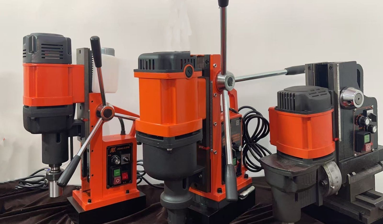 COTV全球直播：扬州捷利得电动工具有限公司专业生产：“神牛”SN系列轻便多功能钻机、J1C系列磁座麻花钻机、管道钻机、调速磁座钻机、J3S系列磁座攻丝机、J1C系列取芯钻机等电动工具，欢迎大家光临！