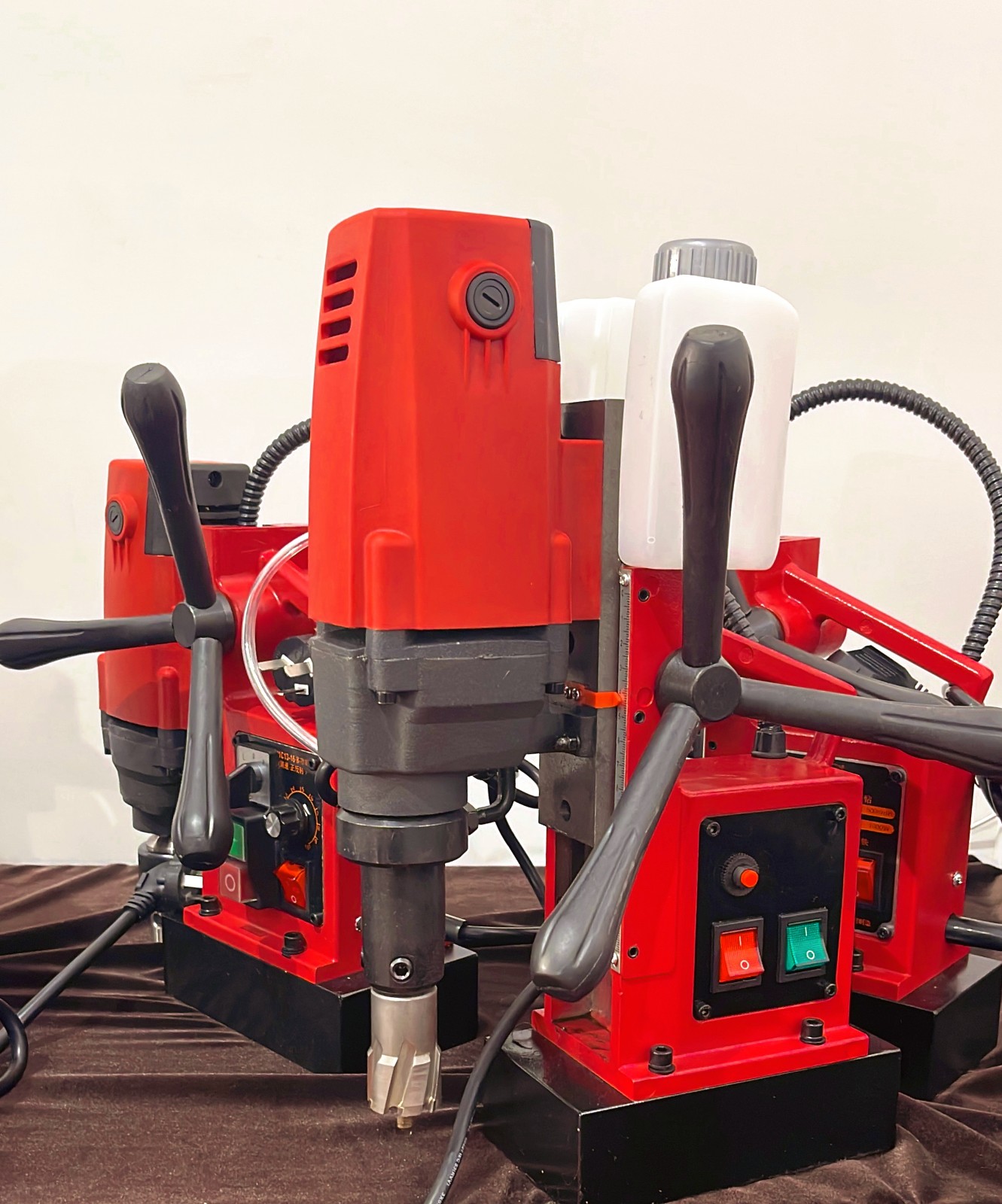 COTV全球直播：扬州捷利得电动工具有限公司专业生产：“神牛”SN系列轻便多功能钻机、J1C系列磁座麻花钻机、管道钻机、调速磁座钻机、J3S系列磁座攻丝机、J1C系列取芯钻机等电动工具，欢迎大家光临！