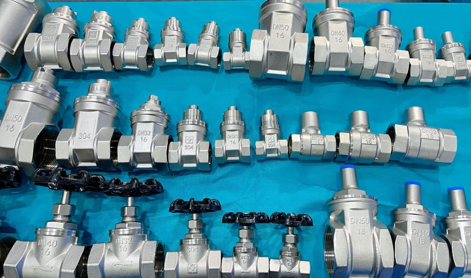 COTV全球直播-浙江利水科技股份有限公司专业生产不锈钢及铜制截止阀、球阀、PPR球阀、带锁闸阀、过滤器、减压阀、立式止回阀、分水器等流体设备及燃气系列、塑料管道系列产品，欢迎大家光临！