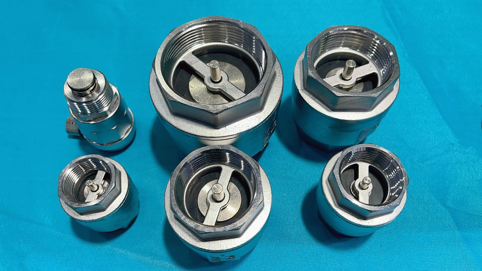 COTV全球直播-浙江利水科技股份有限公司专业生产不锈钢及铜制截止阀、球阀、PPR球阀、带锁闸阀、过滤器、减压阀、立式止回阀、分水器等流体设备及燃气系列、塑料管道系列产品，欢迎大家光临！