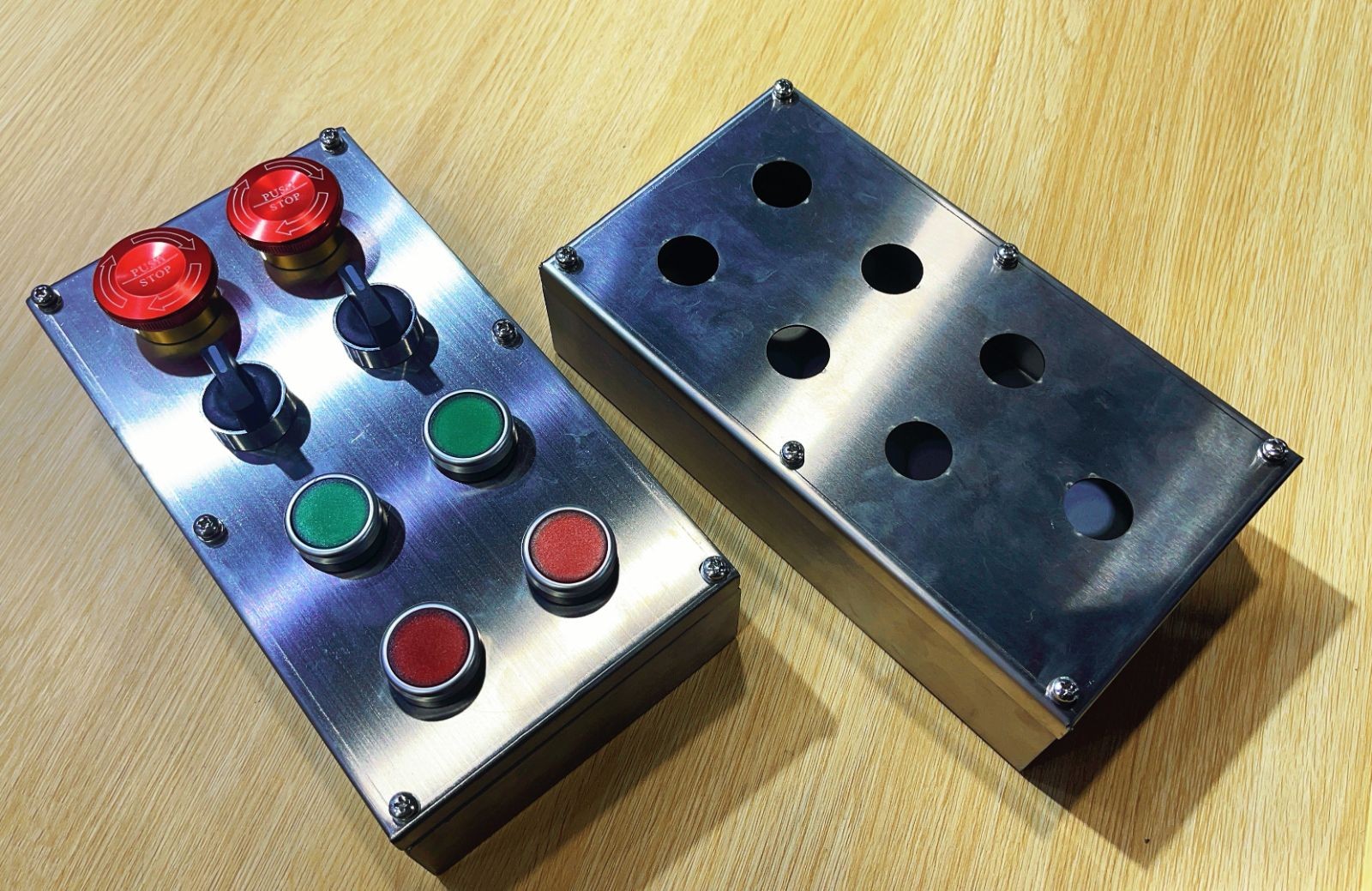 COTV全球直播:浙江正毅电气有限公司专业生产:不锈钢按钮盒、增安按钮盒、86型接线盒、端子盒等电气产品,联系电话:0086-15858553162,总经理郑成方欢迎大家光临! COTV全球直播:浙江正毅电气有限公司专业生产:不锈钢按钮盒、增安按钮盒、86型接线盒、端子盒等电气产品,联系电话:0086-15858553162,总经理郑成方欢迎大家光临!