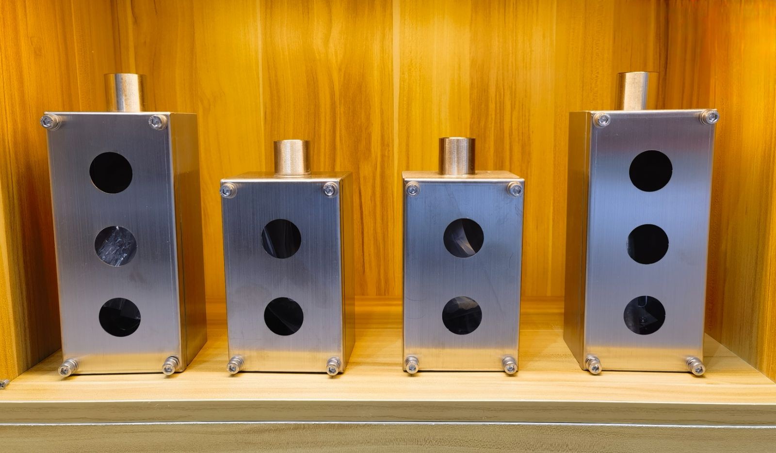 COTV全球直播:浙江正毅电气有限公司专业生产:不锈钢按钮盒、增安按钮盒、86型接线盒、端子盒等电气产品,联系电话:0086-15858553162,总经理郑成方欢迎大家光临! COTV全球直播:浙江正毅电气有限公司专业生产:不锈钢按钮盒、增安按钮盒、86型接线盒、端子盒等电气产品,联系电话:0086-15858553162,总经理郑成方欢迎大家光临!