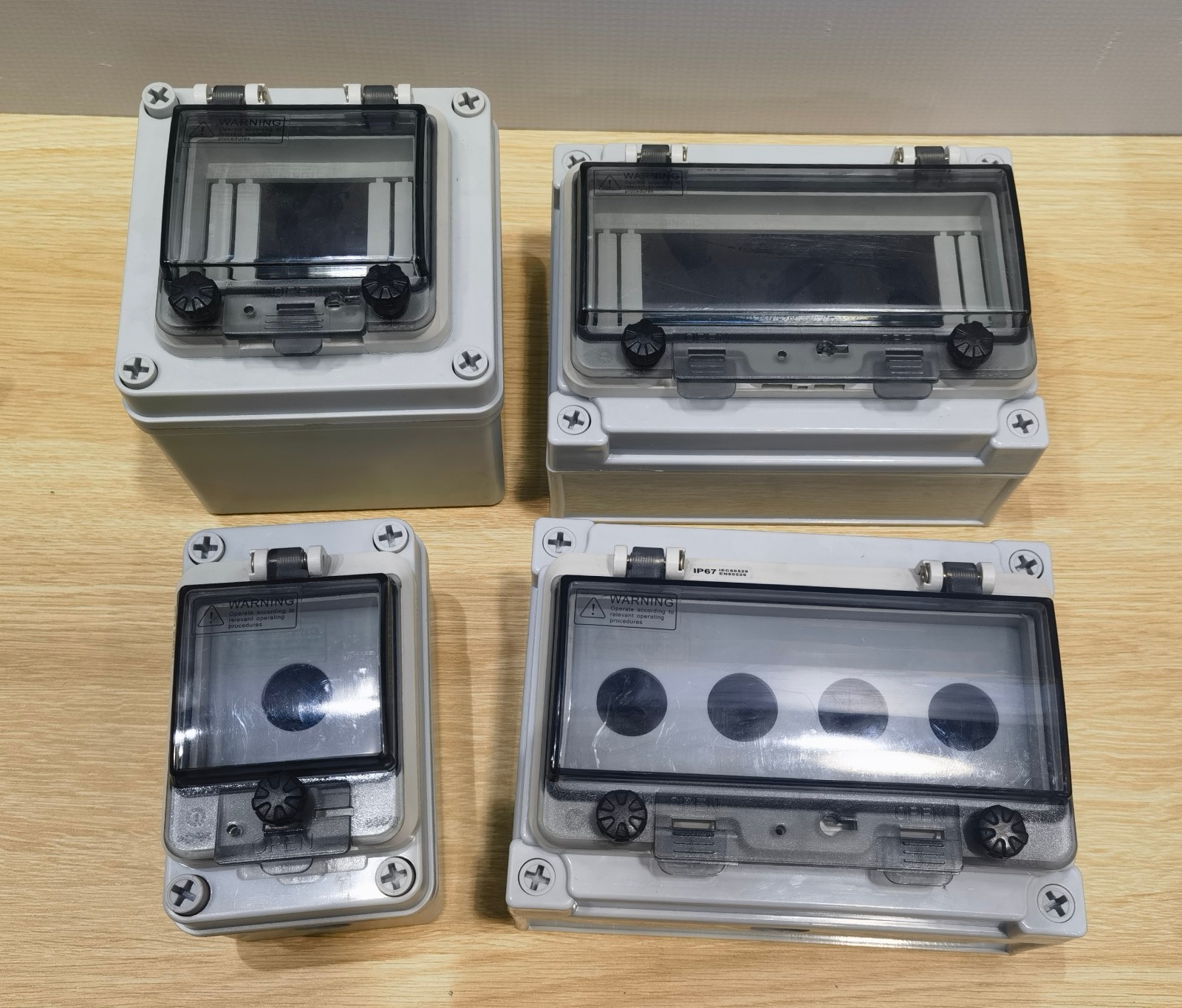 COTV全球直播:浙江正毅电气有限公司专业生产:不锈钢按钮盒、增安按钮盒、86型接线盒、端子盒等电气产品,联系电话:0086-15858553162,总经理郑成方欢迎大家光临! COTV全球直播:浙江正毅电气有限公司专业生产:不锈钢按钮盒、增安按钮盒、86型接线盒、端子盒等电气产品,联系电话:0086-15858553162,总经理郑成方欢迎大家光临!