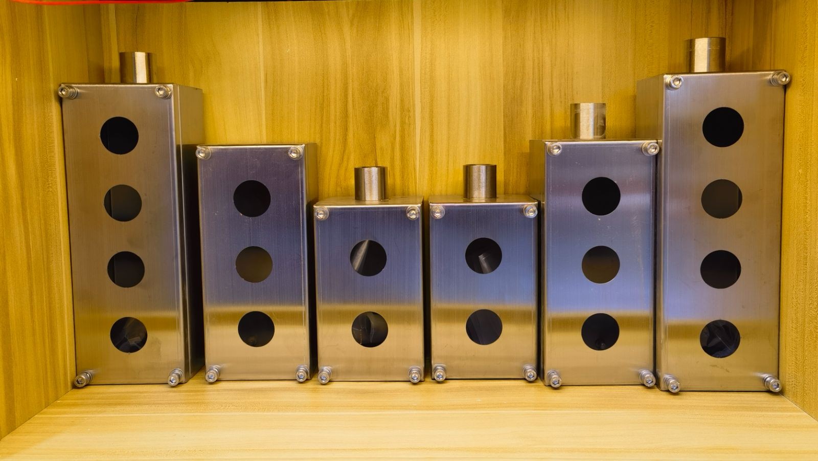 COTV全球直播:浙江正毅电气有限公司专业生产:不锈钢按钮盒、增安按钮盒、86型接线盒、端子盒等电气产品,联系电话:0086-15858553162,总经理郑成方欢迎大家光临! COTV全球直播:浙江正毅电气有限公司专业生产:不锈钢按钮盒、增安按钮盒、86型接线盒、端子盒等电气产品,联系电话:0086-15858553162,总经理郑成方欢迎大家光临!