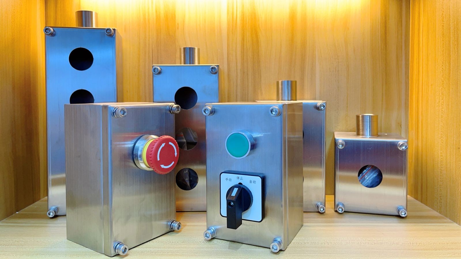 COTV全球直播:浙江正毅电气有限公司专业生产:不锈钢按钮盒、增安按钮盒、86型接线盒、端子盒等电气产品,联系电话:0086-15858553162,总经理郑成方欢迎大家光临! COTV全球直播:浙江正毅电气有限公司专业生产:不锈钢按钮盒、增安按钮盒、86型接线盒、端子盒等电气产品,联系电话:0086-15858553162,总经理郑成方欢迎大家光临!