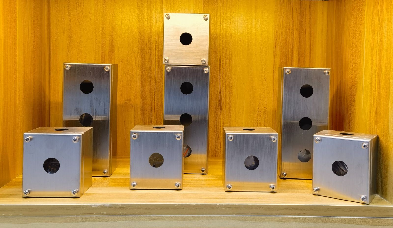 COTV全球直播:浙江正毅电气有限公司专业生产:不锈钢按钮盒、增安按钮盒、86型接线盒、端子盒等电气产品,联系电话:0086-15858553162,总经理郑成方欢迎大家光临! COTV全球直播:浙江正毅电气有限公司专业生产:不锈钢按钮盒、增安按钮盒、86型接线盒、端子盒等电气产品,联系电话:0086-15858553162,总经理郑成方欢迎大家光临!