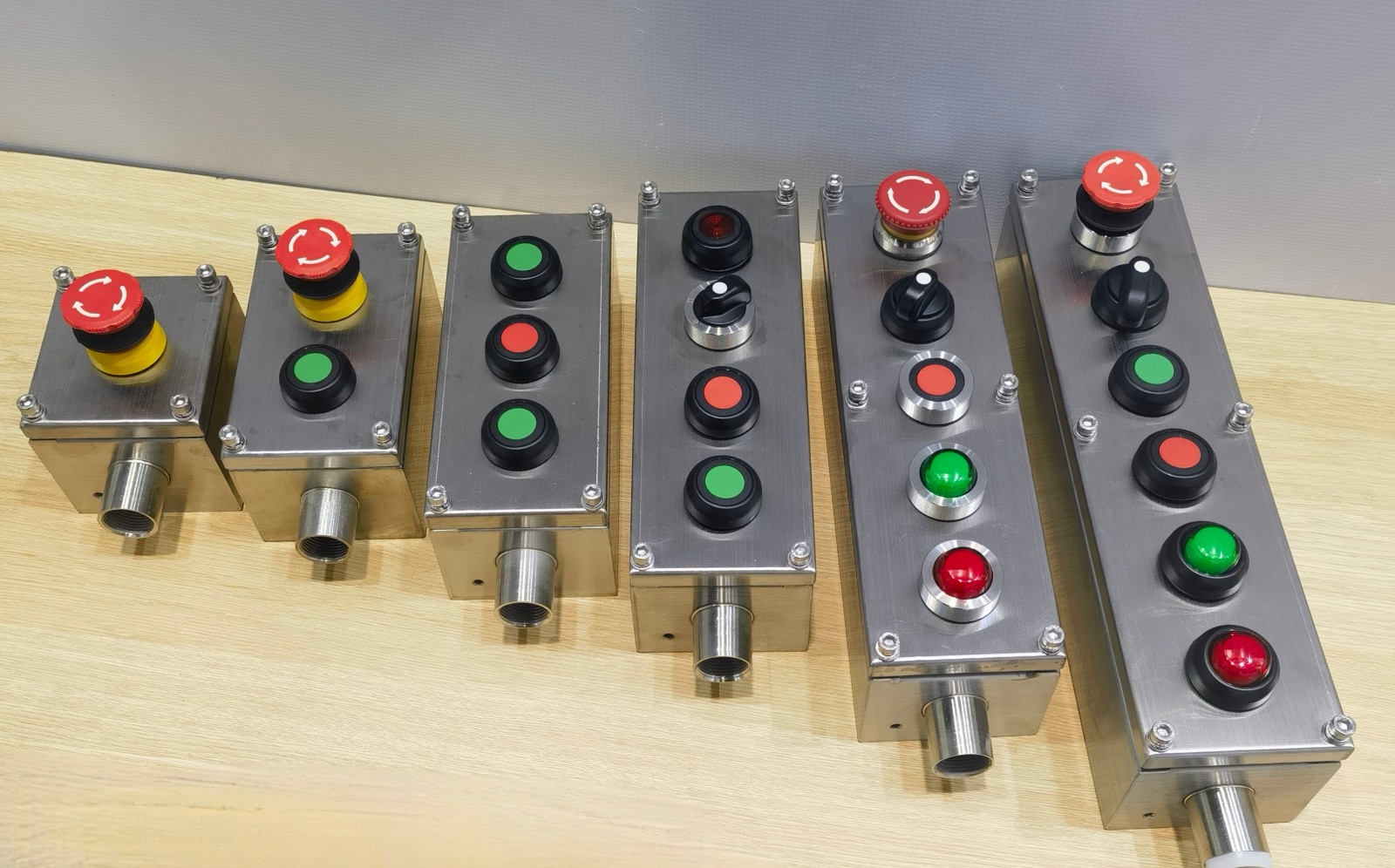 COTV全球直播:浙江正毅电气有限公司专业生产:不锈钢按钮盒、增安按钮盒、86型接线盒、端子盒等电气产品,联系电话:0086-15858553162,总经理郑成方欢迎大家光临! COTV全球直播:浙江正毅电气有限公司专业生产:不锈钢按钮盒、增安按钮盒、86型接线盒、端子盒等电气产品,联系电话:0086-15858553162,总经理郑成方欢迎大家光临!