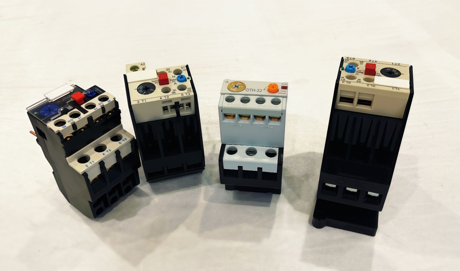 COTV全球直播-强军电气有限公司专业生产JR36、JR20、LR2（JR28）等全规格热继电器产品，销售黄精酒、黄精茶、书画作品，欢迎大家光临！