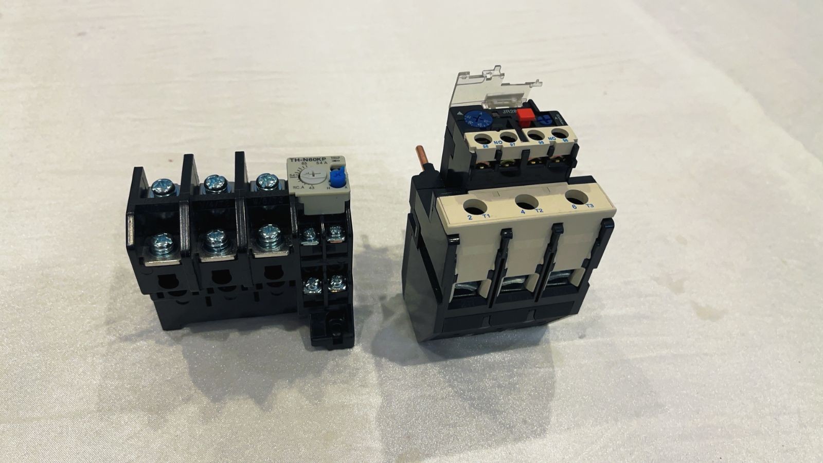 COTV全球直播-强军电气有限公司专业生产JR36、JR20、LR2（JR28）等全规格热继电器产品，销售黄精酒、黄精茶、书画作品，欢迎大家光临！