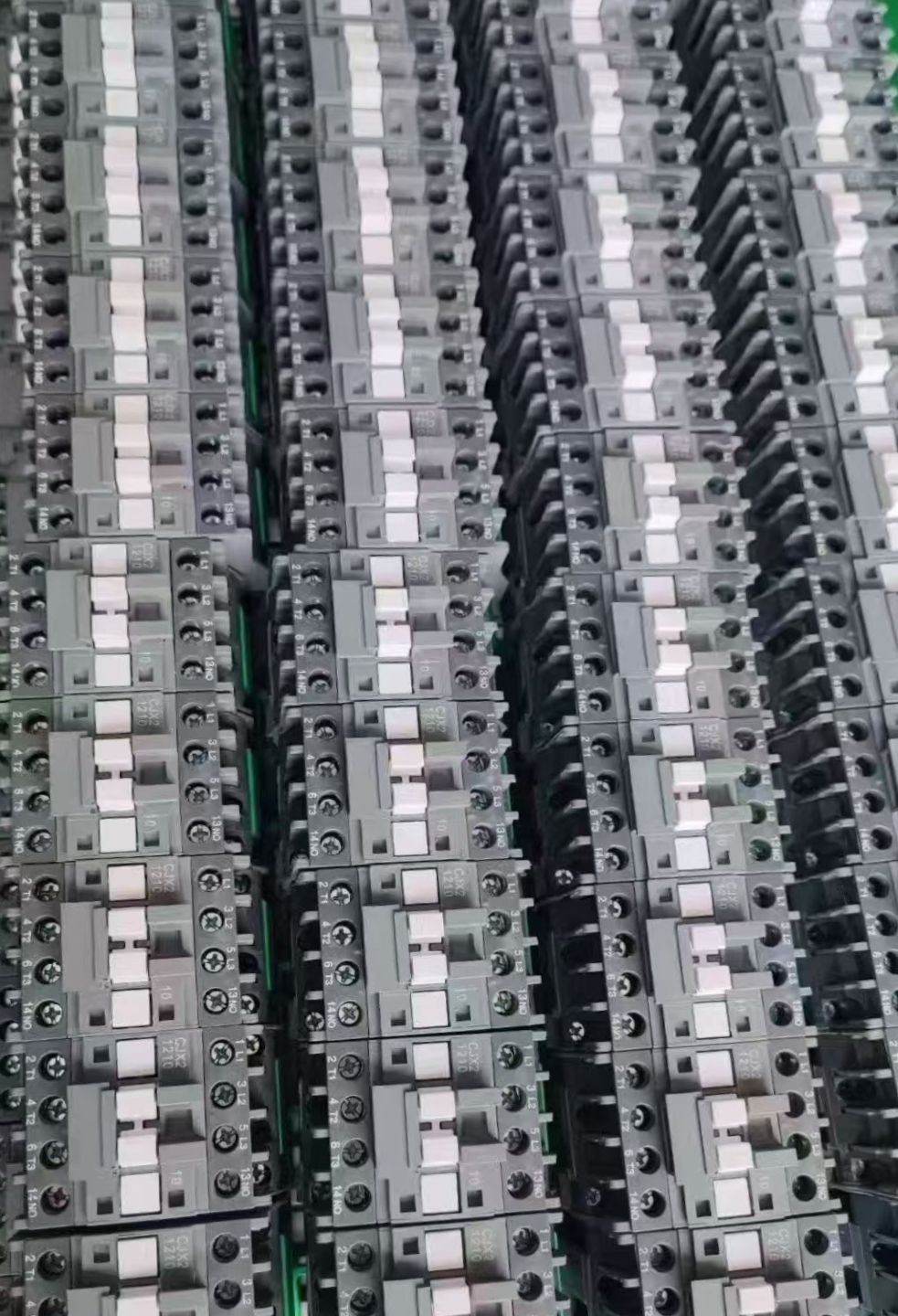 COTV全球直播-强军电气有限公司专业生产JR36、JR20、LR2（JR28）等全规格热继电器产品，销售黄精酒、黄精茶、书画作品，欢迎大家光临！