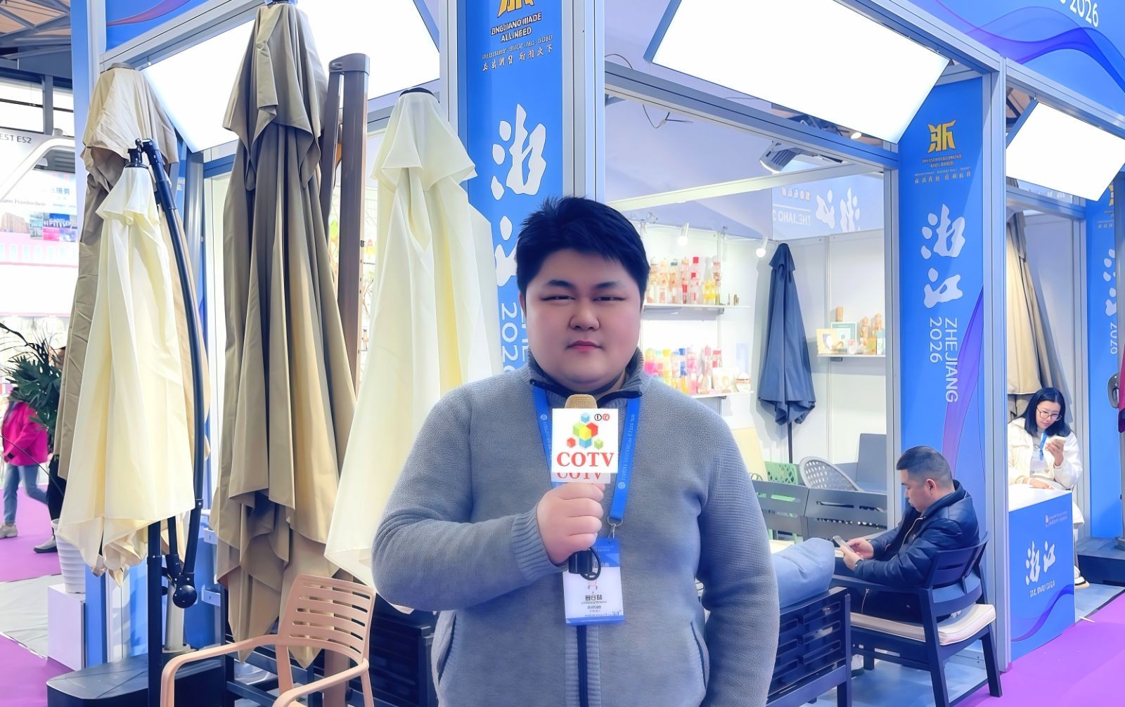 COTV全球直播-台州天将伞业有限公司专业生产：户外遮阳伞、各种户外雨伞、太阳伞，岗位工作伞、户外休闲家具以及各种时新摆件、挂件工艺品，欢迎大家光临！