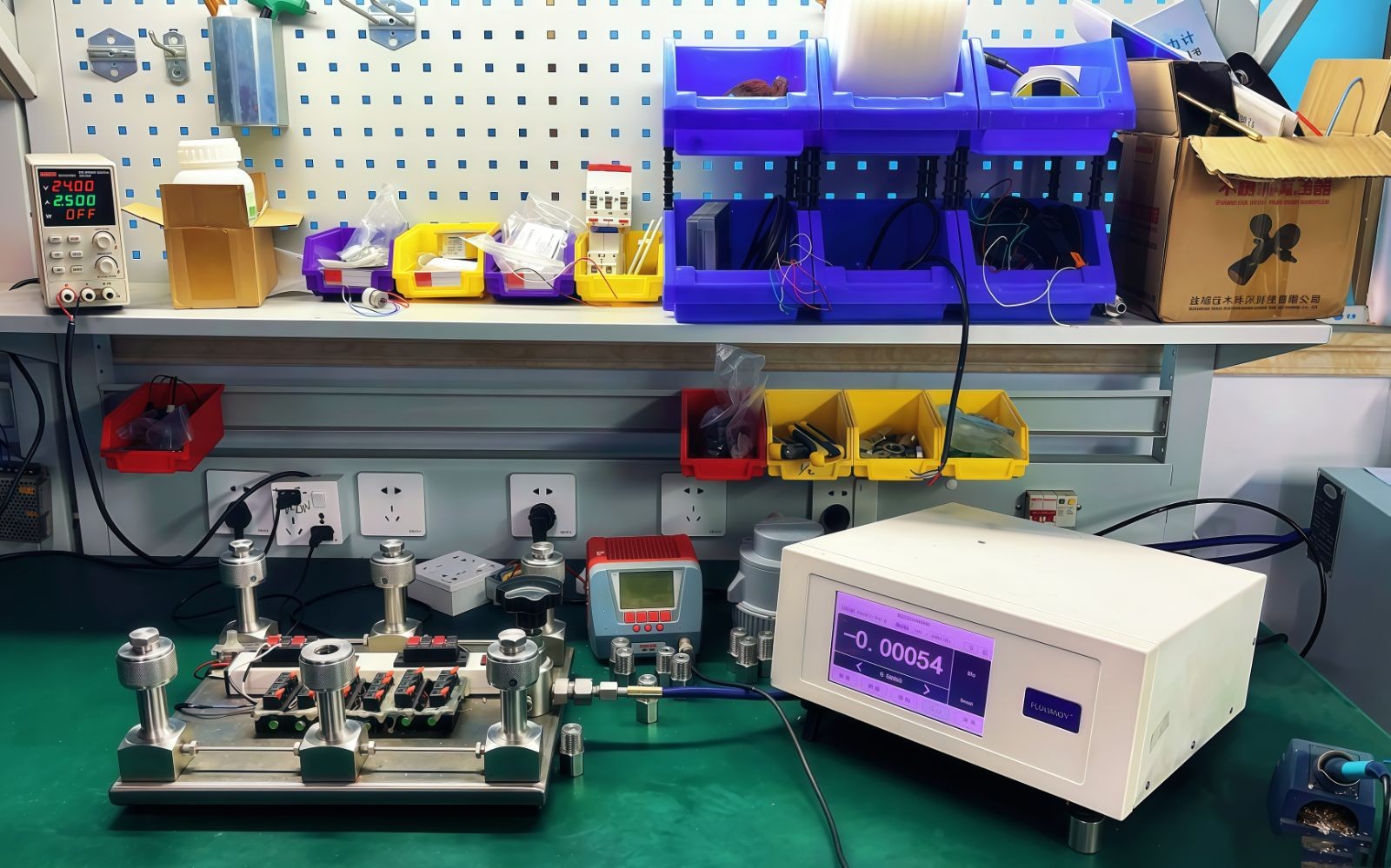 COTV全球直播:温州虹昌仪表有限公司专业生产扩散硅压力变送器、精密数字压力表、防爆数字压力表、数字电接点压力表、智能压力控制器、数显温度仪、防爆温度仪器等,地址:浙江乐清柳市,欢迎大家光临! COTV全球直播:温州虹昌仪表有限公司专业生产扩散硅压力变送器、精密数字压力表、防爆数字压力表、数字电接点压力表、智能压力控制器、数显温度仪、防爆温度仪器等,地址:浙江乐清柳市,欢迎大家光临!