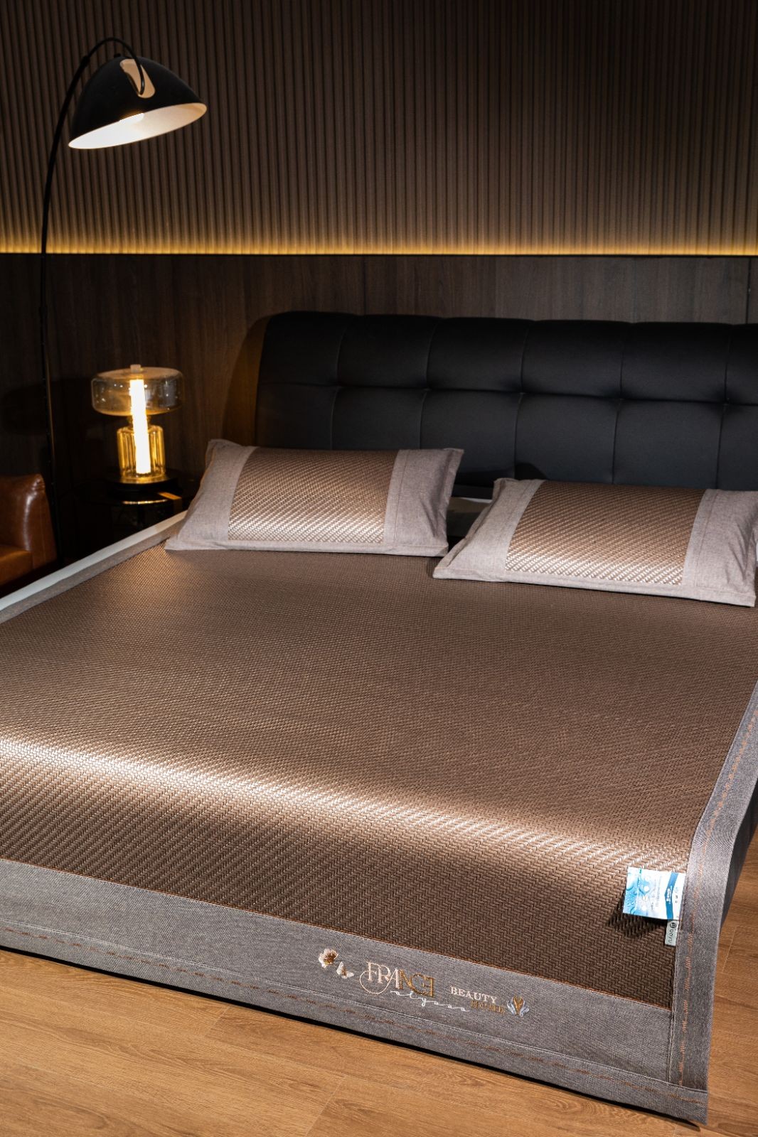 COTV全球直播-安吉柏宇家居科技有限公司专业生产：PE凉感滕席夏季睡眠产品，设计创新、匠心制造、款式多样，现货供应并承接来样定制及内外贸订单业务，深得客户口碑，欢迎大家光临！