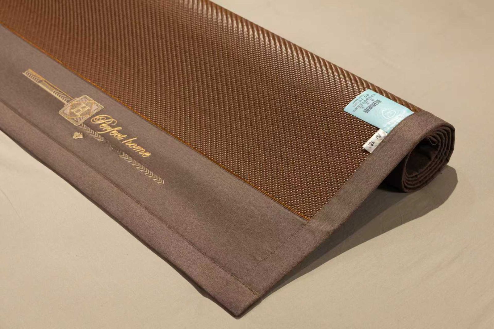 COTV全球直播-安吉柏宇家居科技有限公司专业生产：PE凉感滕席夏季睡眠产品，设计创新、匠心制造、款式多样，现货供应并承接来样定制及内外贸订单业务，深得客户口碑，欢迎大家光临！