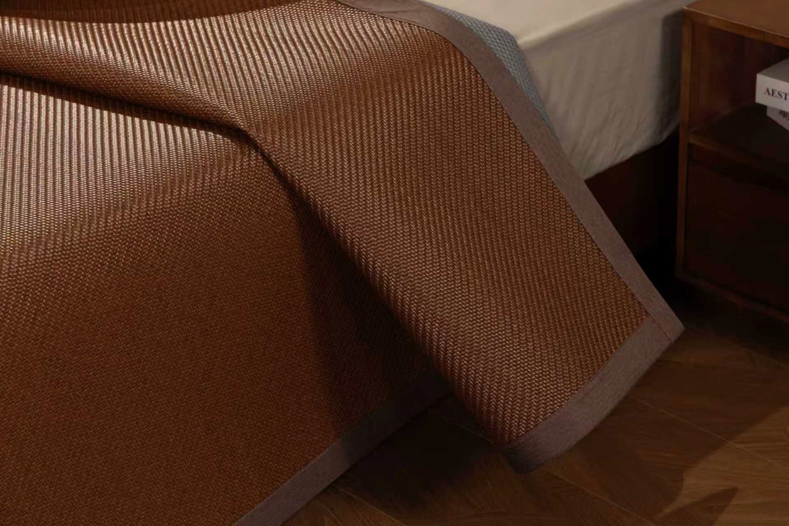 COTV全球直播-安吉柏宇家居科技有限公司专业生产：PE凉感滕席夏季睡眠产品，设计创新、匠心制造、款式多样，现货供应并承接来样定制及内外贸订单业务，深得客户口碑，欢迎大家光临！