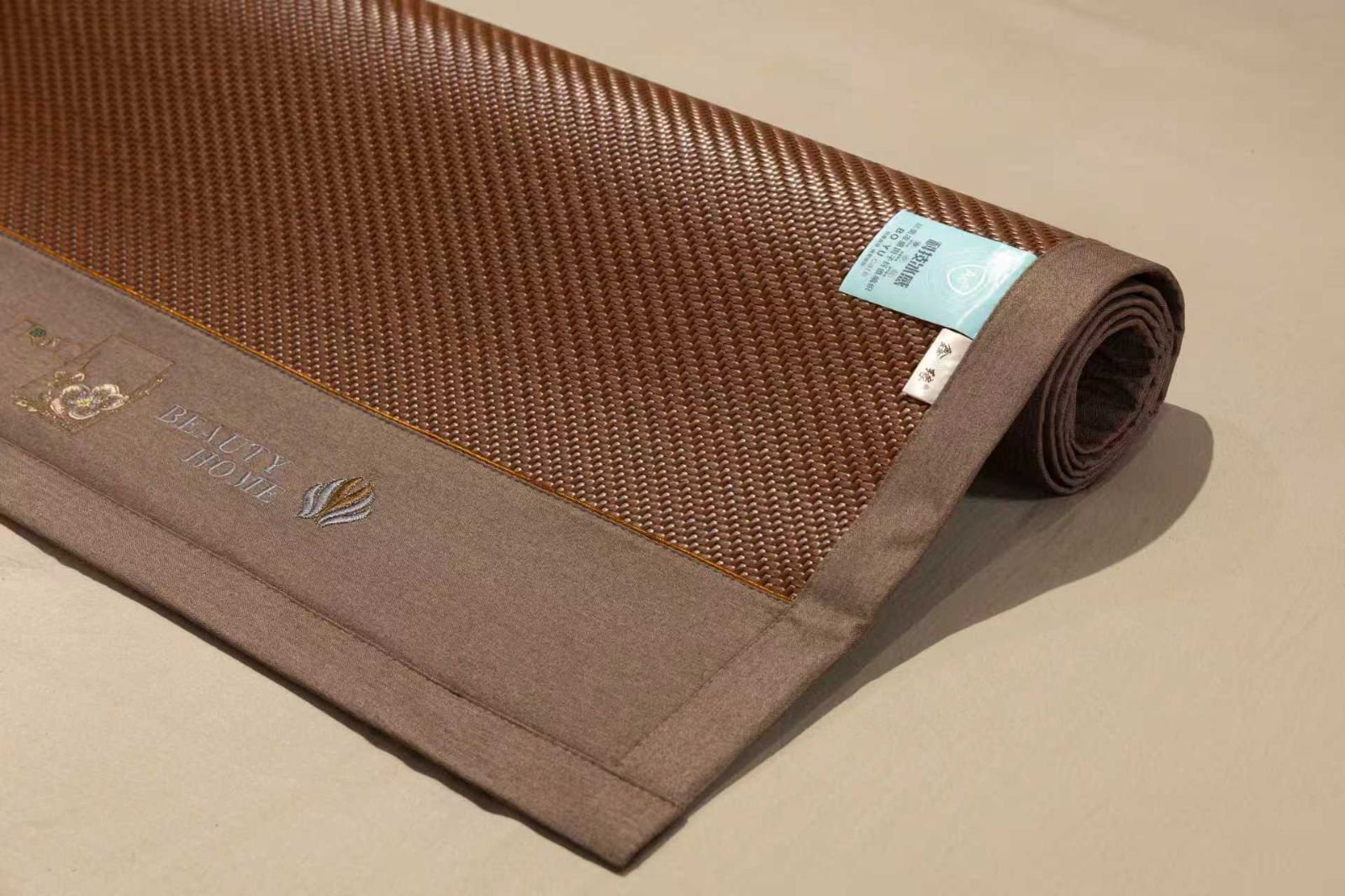 COTV全球直播-安吉柏宇家居科技有限公司专业生产：PE凉感滕席夏季睡眠产品，设计创新、匠心制造、款式多样，现货供应并承接来样定制及内外贸订单业务，深得客户口碑，欢迎大家光临！