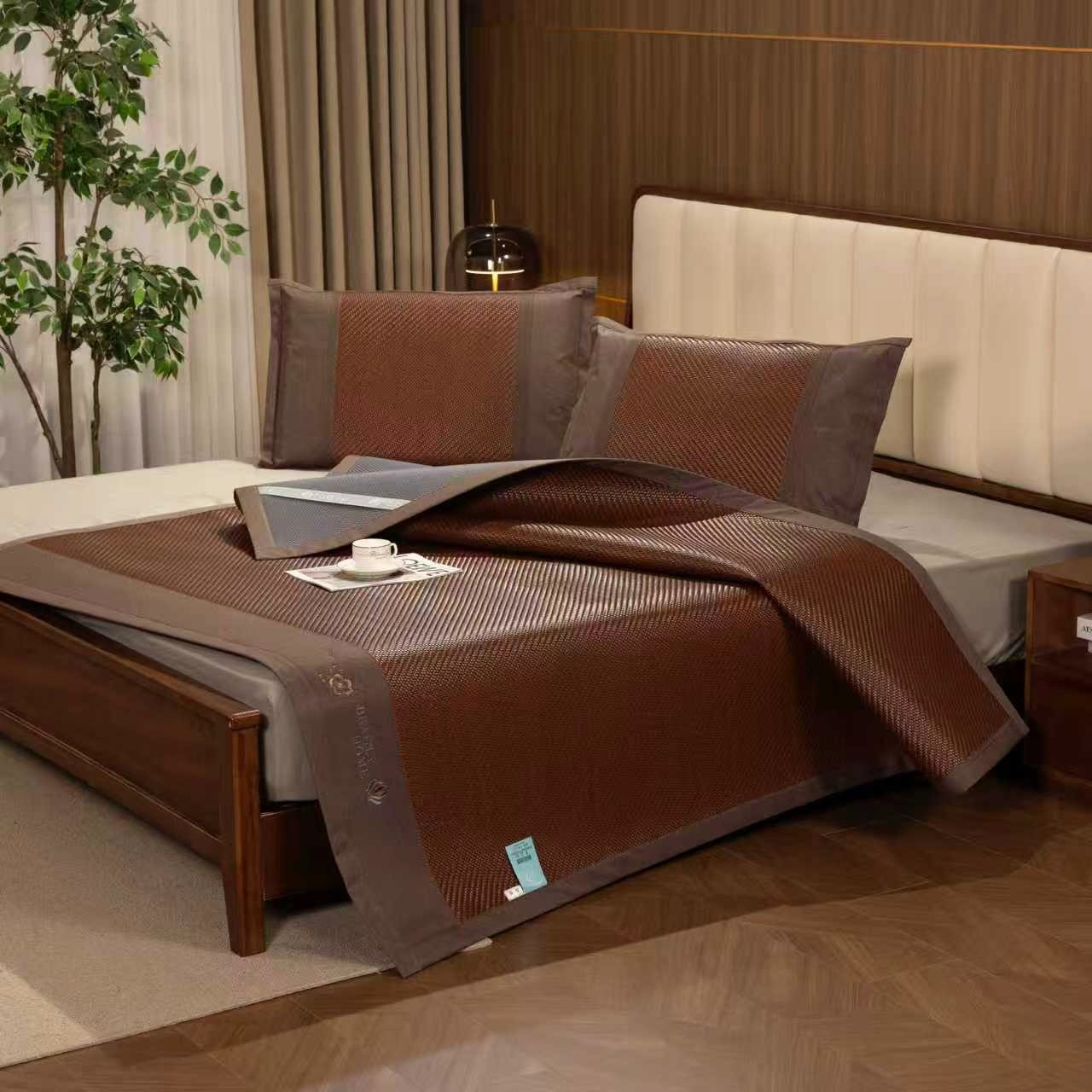 COTV全球直播-安吉柏宇家居科技有限公司专业生产：PE凉感滕席夏季睡眠产品，设计创新、匠心制造、款式多样，现货供应并承接来样定制及内外贸订单业务，深得客户口碑，欢迎大家光临！