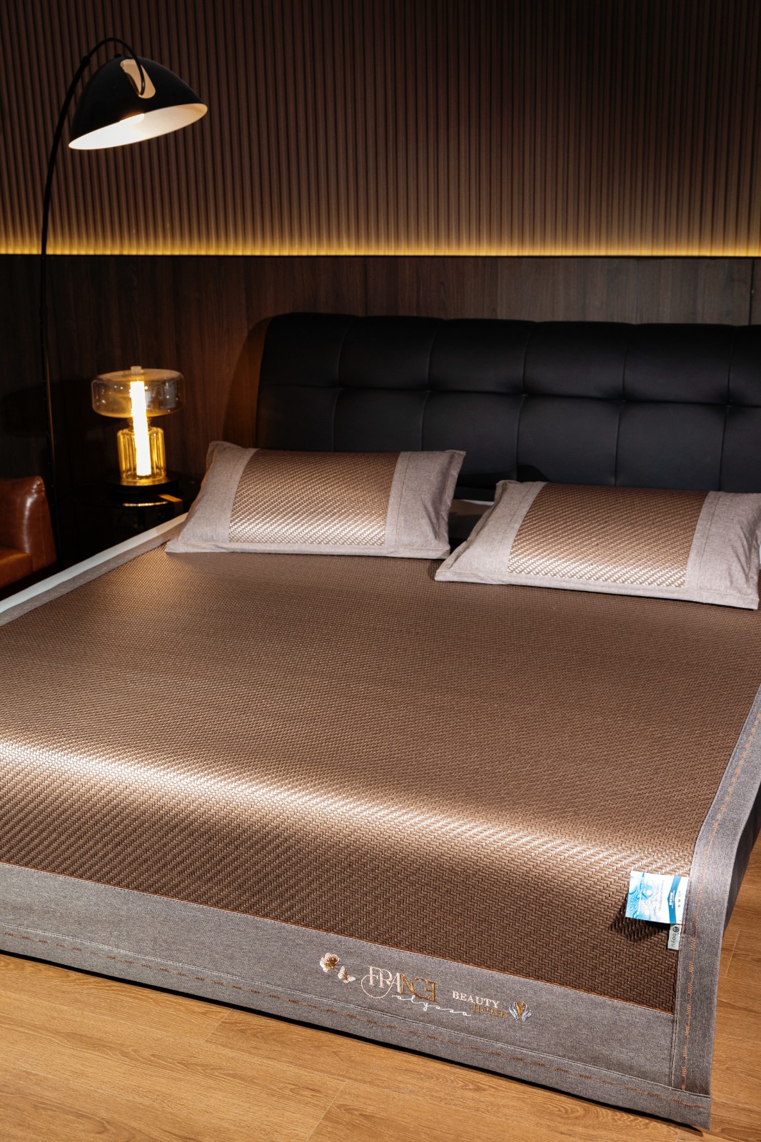 COTV全球直播-安吉柏宇家居科技有限公司专业生产：PE凉感滕席夏季睡眠产品，设计创新、匠心制造、款式多样，现货供应并承接来样定制及内外贸订单业务，深得客户口碑，欢迎大家光临！