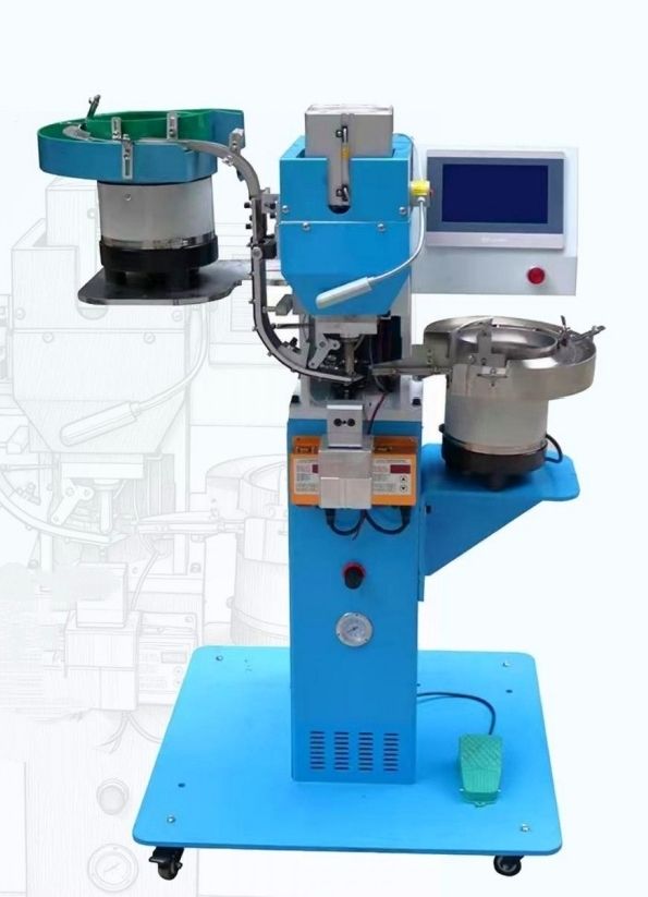COTV全球直播-温州市煜丰机械制造厂专业生产自动冲孔打扣机、五爪扣，摇头扣、铆钉、四合扣、槽扣、鸡眼扣、自动冲孔打扣窗帘环一体机以及自动上胶围拉链机、锤平机、折边机、包条机，欢迎大家光临！