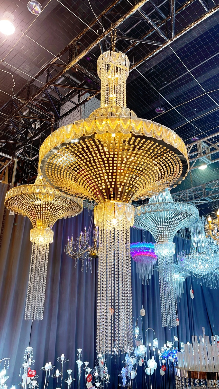 COTV全球直播-广东博达道具有限公司专业生产婚庆道具、美陈道具、宴会厅道具、软装道具及户外亮化灯具 、公共音响系统等产品,承接一站式设计、生产、落地施工一条龙服务,欢迎大家光临! COTV全球直播-广东博达道具有限公司专业生产婚庆道具、美陈道具、宴会厅道具、软装道具及户外亮化灯具 、公共音响系统等产品,承接一站式设计、生产、落地施工一条龙服务,欢迎大家光临!