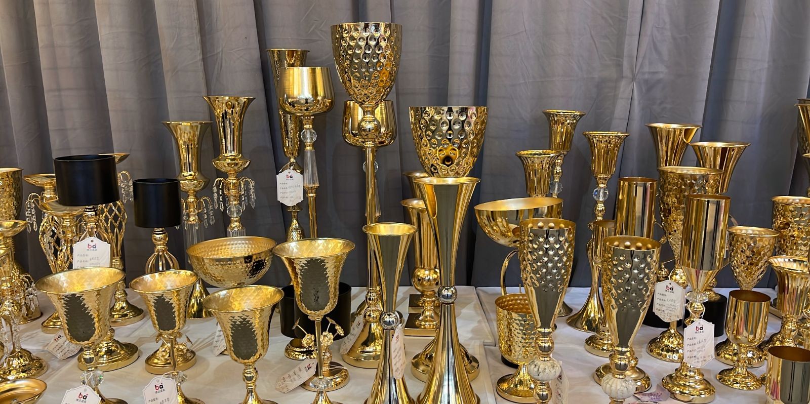 COTV全球直播-广东博达道具有限公司专业生产婚庆道具、美陈道具、宴会厅道具、软装道具及户外亮化灯具 、公共音响系统等产品,承接一站式设计、生产、落地施工一条龙服务,欢迎大家光临! COTV全球直播-广东博达道具有限公司专业生产婚庆道具、美陈道具、宴会厅道具、软装道具及户外亮化灯具 、公共音响系统等产品,承接一站式设计、生产、落地施工一条龙服务,欢迎大家光临!