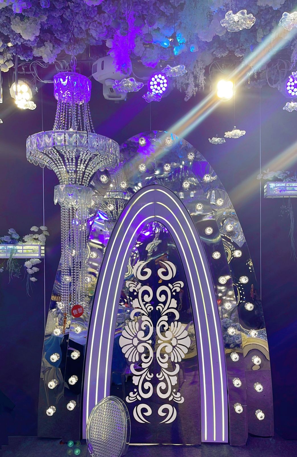 COTV全球直播-广东博达道具有限公司专业生产婚庆道具、美陈道具、宴会厅道具、软装道具及户外亮化灯具 、公共音响系统等产品,承接一站式设计、生产、落地施工一条龙服务,欢迎大家光临! COTV全球直播-广东博达道具有限公司专业生产婚庆道具、美陈道具、宴会厅道具、软装道具及户外亮化灯具 、公共音响系统等产品,承接一站式设计、生产、落地施工一条龙服务,欢迎大家光临!