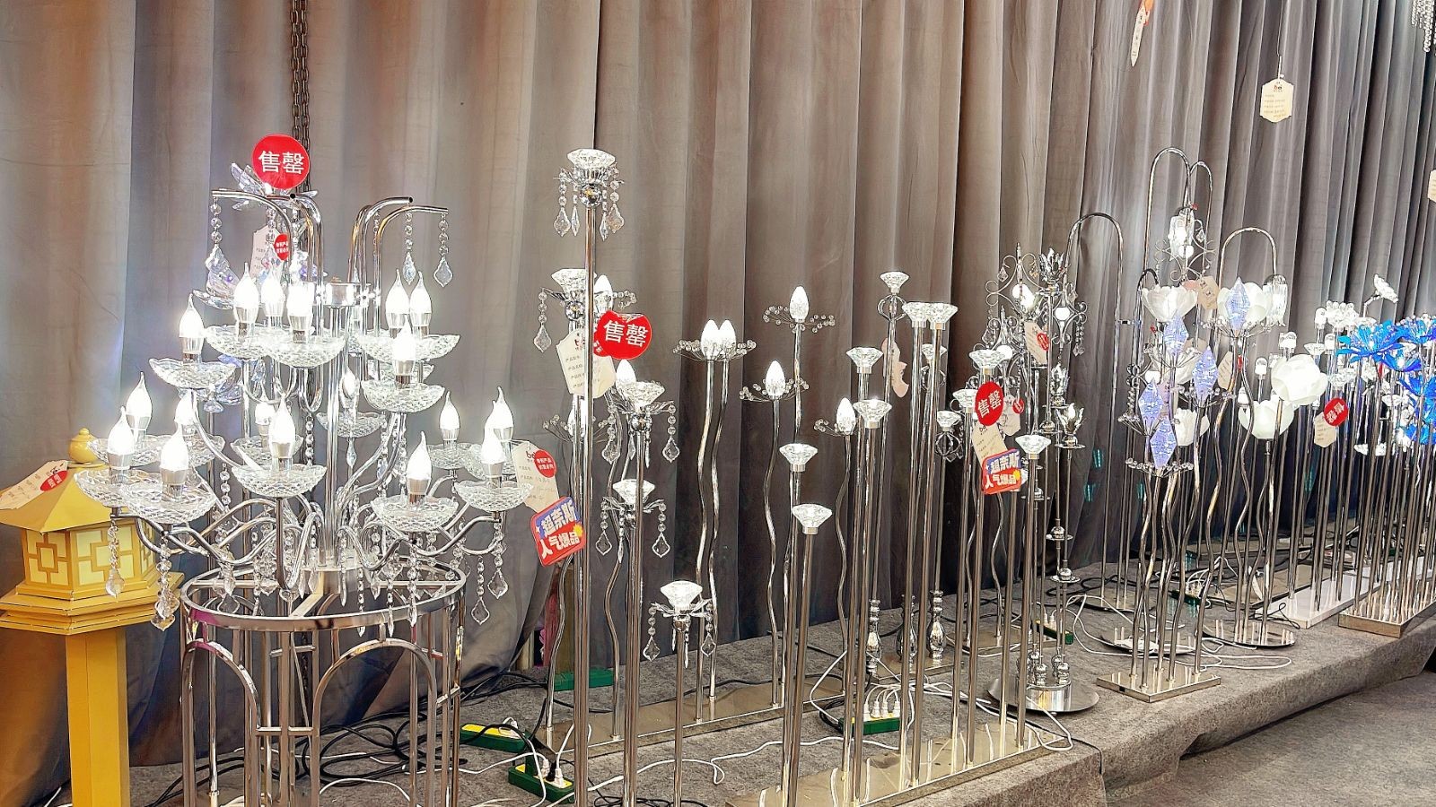 COTV全球直播-广东博达道具有限公司专业生产婚庆道具、美陈道具、宴会厅道具、软装道具及户外亮化灯具 、公共音响系统等产品,承接一站式设计、生产、落地施工一条龙服务,欢迎大家光临! COTV全球直播-广东博达道具有限公司专业生产婚庆道具、美陈道具、宴会厅道具、软装道具及户外亮化灯具 、公共音响系统等产品,承接一站式设计、生产、落地施工一条龙服务,欢迎大家光临!