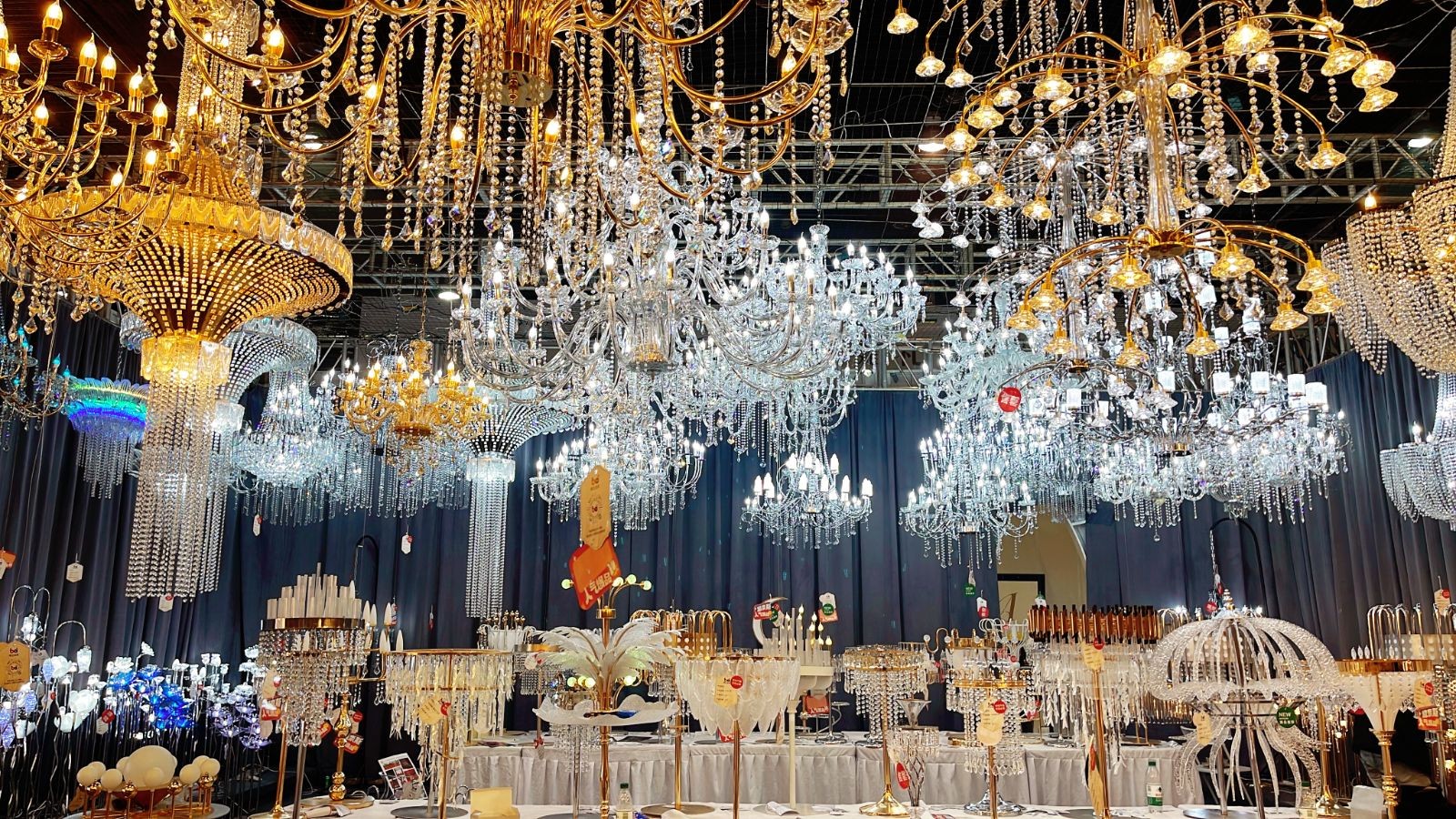 COTV全球直播-广东博达道具有限公司专业生产婚庆道具、美陈道具、宴会厅道具、软装道具及户外亮化灯具 、公共音响系统等产品,承接一站式设计、生产、落地施工一条龙服务,欢迎大家光临! COTV全球直播-广东博达道具有限公司专业生产婚庆道具、美陈道具、宴会厅道具、软装道具及户外亮化灯具 、公共音响系统等产品,承接一站式设计、生产、落地施工一条龙服务,欢迎大家光临!