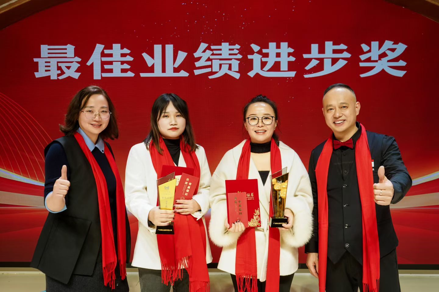 COTV全球直播-广东博达道具有限公司专业生产婚庆道具、美陈道具、宴会厅道具、软装道具及户外亮化灯具 、公共音响系统等产品,承接一站式设计、生产、落地施工一条龙服务,欢迎大家光临! COTV全球直播-广东博达道具有限公司专业生产婚庆道具、美陈道具、宴会厅道具、软装道具及户外亮化灯具 、公共音响系统等产品,承接一站式设计、生产、落地施工一条龙服务,欢迎大家光临!