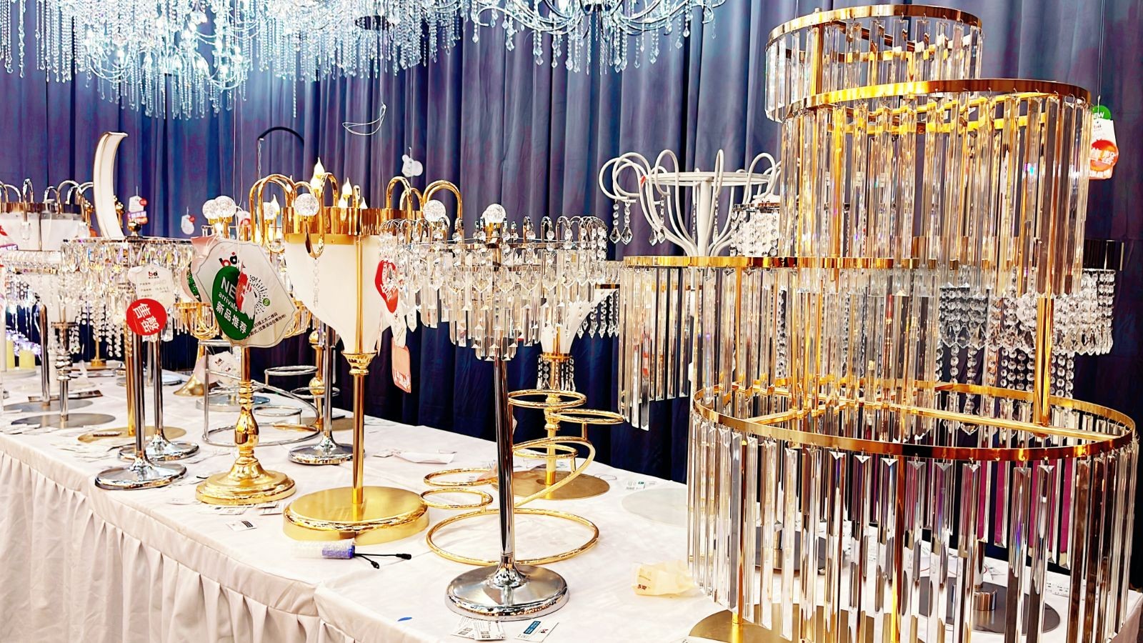 COTV全球直播-广东博达道具有限公司专业生产婚庆道具、美陈道具、宴会厅道具、软装道具及户外亮化灯具 、公共音响系统等产品,承接一站式设计、生产、落地施工一条龙服务,欢迎大家光临! COTV全球直播-广东博达道具有限公司专业生产婚庆道具、美陈道具、宴会厅道具、软装道具及户外亮化灯具 、公共音响系统等产品,承接一站式设计、生产、落地施工一条龙服务,欢迎大家光临!