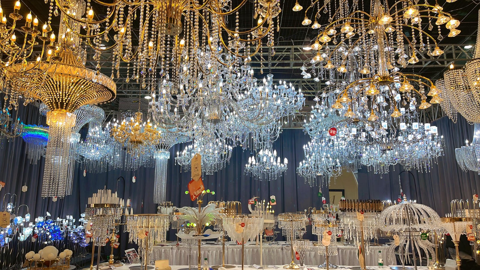 COTV全球直播-广东博达道具有限公司专业生产婚庆道具、美陈道具、宴会厅道具、软装道具及户外亮化灯具 、公共音响系统等产品,承接一站式设计、生产、落地施工一条龙服务,欢迎大家光临! COTV全球直播-广东博达道具有限公司专业生产婚庆道具、美陈道具、宴会厅道具、软装道具及户外亮化灯具 、公共音响系统等产品,承接一站式设计、生产、落地施工一条龙服务,欢迎大家光临!