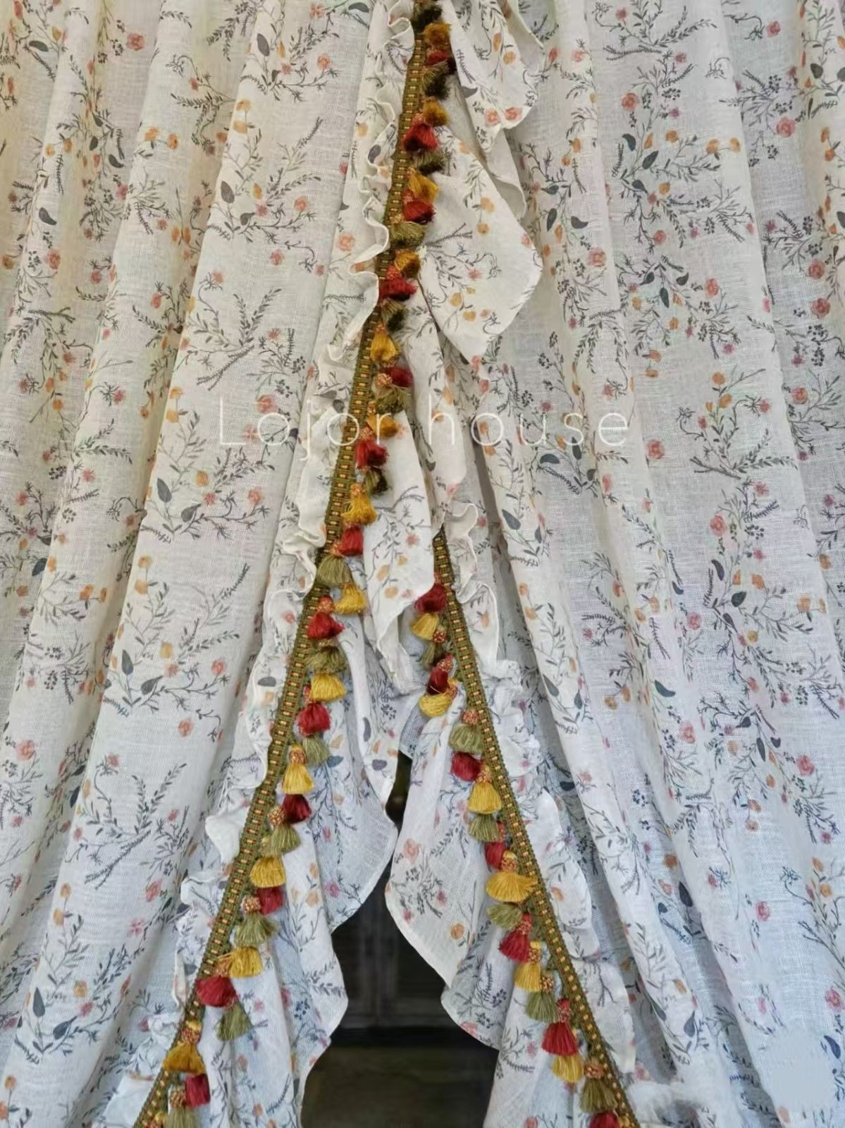 COTV全球直播-绍兴览致纺织品有限公司专业经营纺织品家纺窗帘的设计、加工生产和销售，拥有大型样品展厅和仓库及窗帘产品加工生产基地,欢迎新老客户洽谈采购！总经理崔红彬欢迎大家光临！