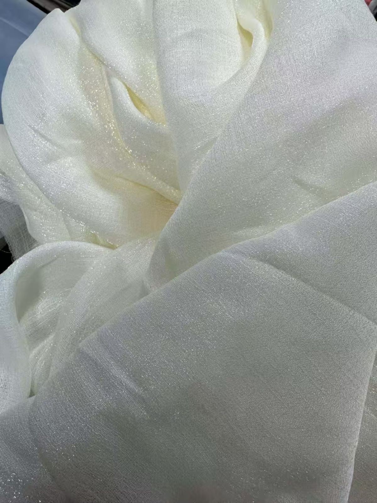 COTV全球直播-绍兴览致纺织品有限公司专业经营纺织品家纺窗帘的设计、加工生产和销售，拥有大型样品展厅和仓库及窗帘产品加工生产基地,欢迎新老客户洽谈采购！总经理崔红彬欢迎大家光临！