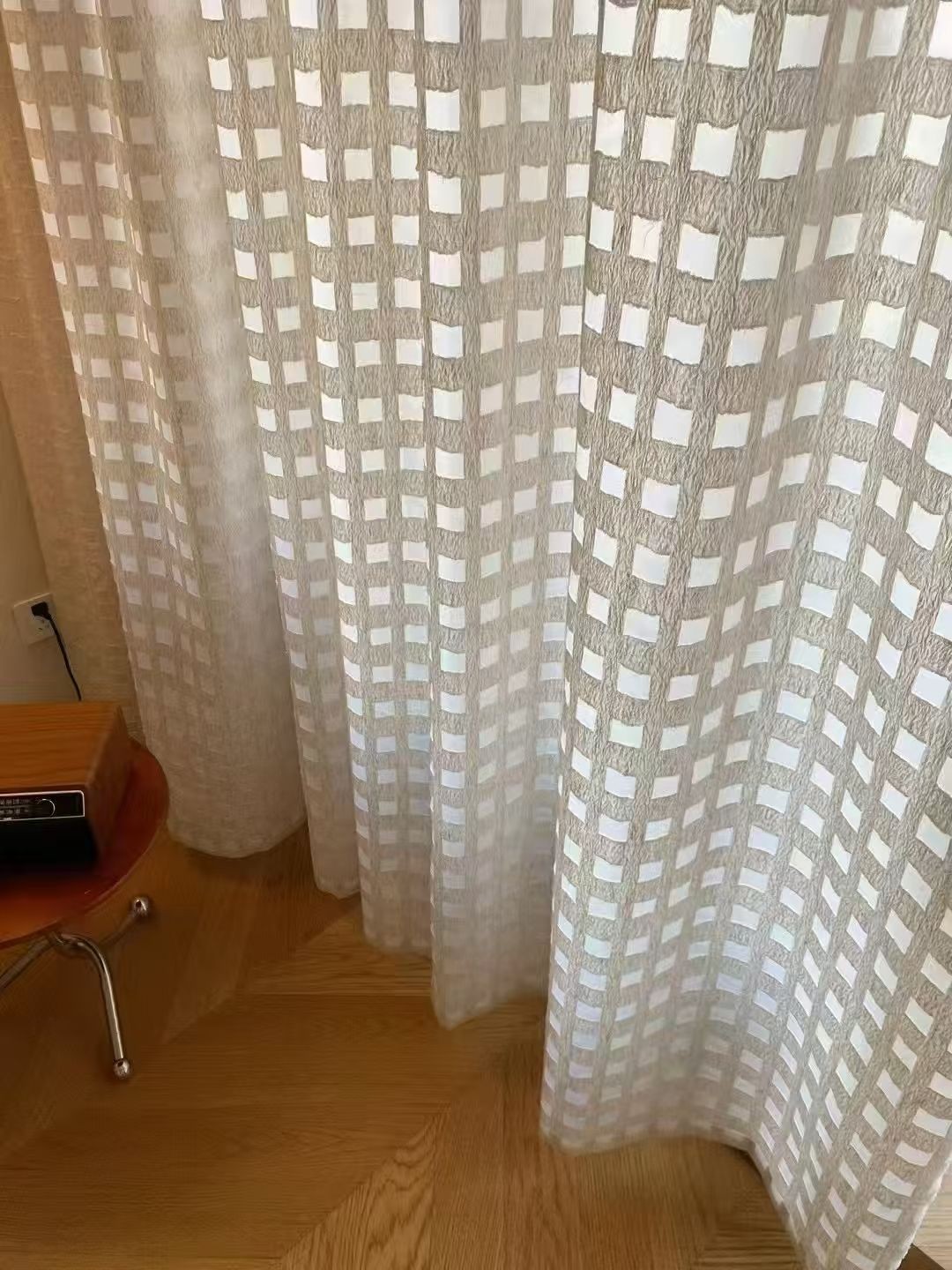 COTV全球直播-绍兴览致纺织品有限公司专业经营纺织品家纺窗帘的设计、加工生产和销售，拥有大型样品展厅和仓库及窗帘产品加工生产基地,欢迎新老客户洽谈采购！总经理崔红彬欢迎大家光临！