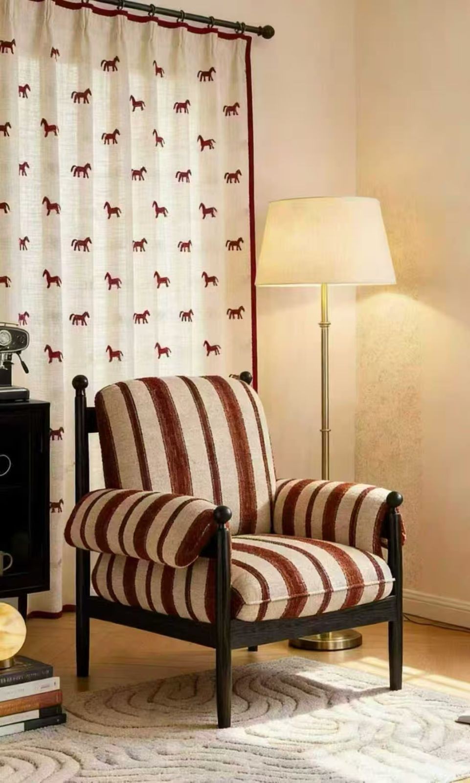 COTV全球直播-绍兴览致纺织品有限公司专业经营纺织品家纺窗帘的设计、加工生产和销售，拥有大型样品展厅和仓库及窗帘产品加工生产基地,欢迎新老客户洽谈采购！总经理崔红彬欢迎大家光临！