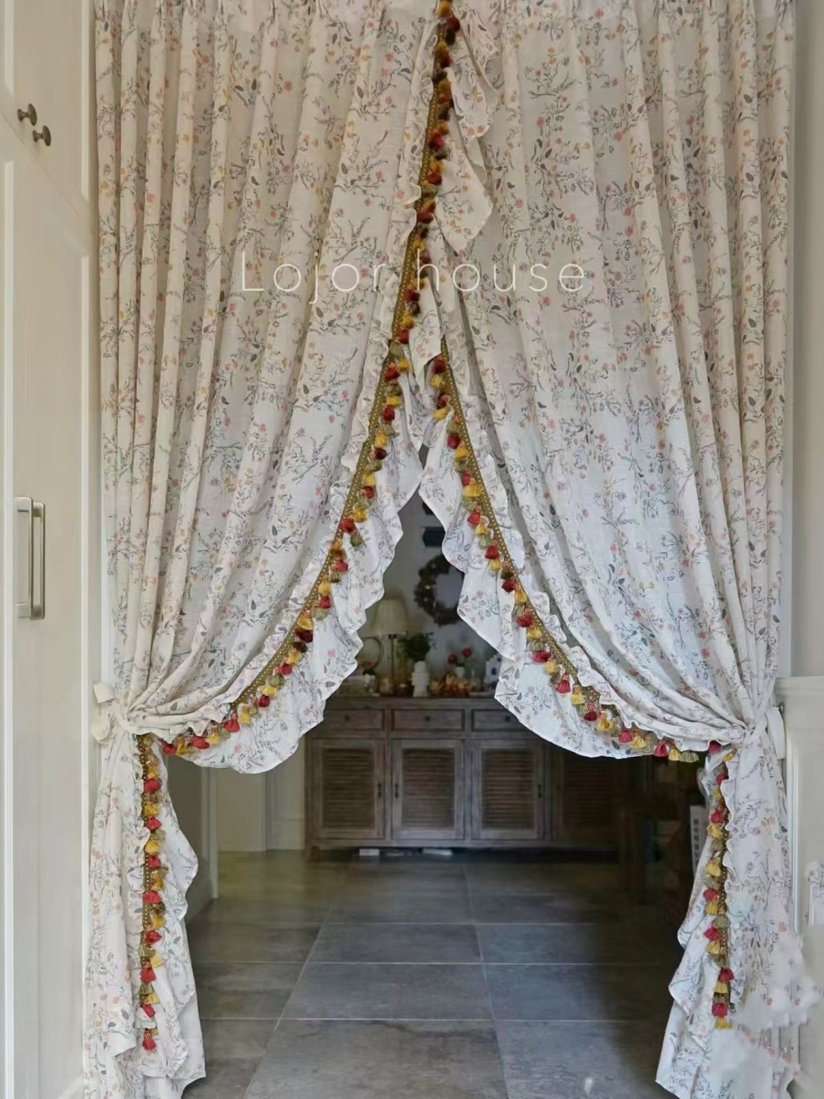 COTV全球直播-绍兴览致纺织品有限公司专业经营纺织品家纺窗帘的设计、加工生产和销售，拥有大型样品展厅和仓库及窗帘产品加工生产基地,欢迎新老客户洽谈采购！总经理崔红彬欢迎大家光临！